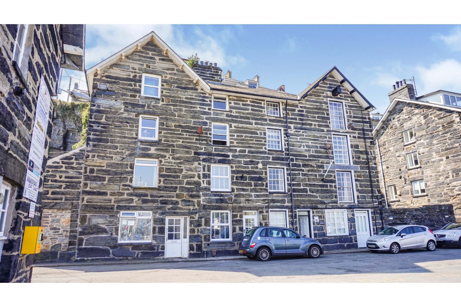 2 bed flat for sale in 3 Corn Hill, Porthmadog LL49 Zoopla