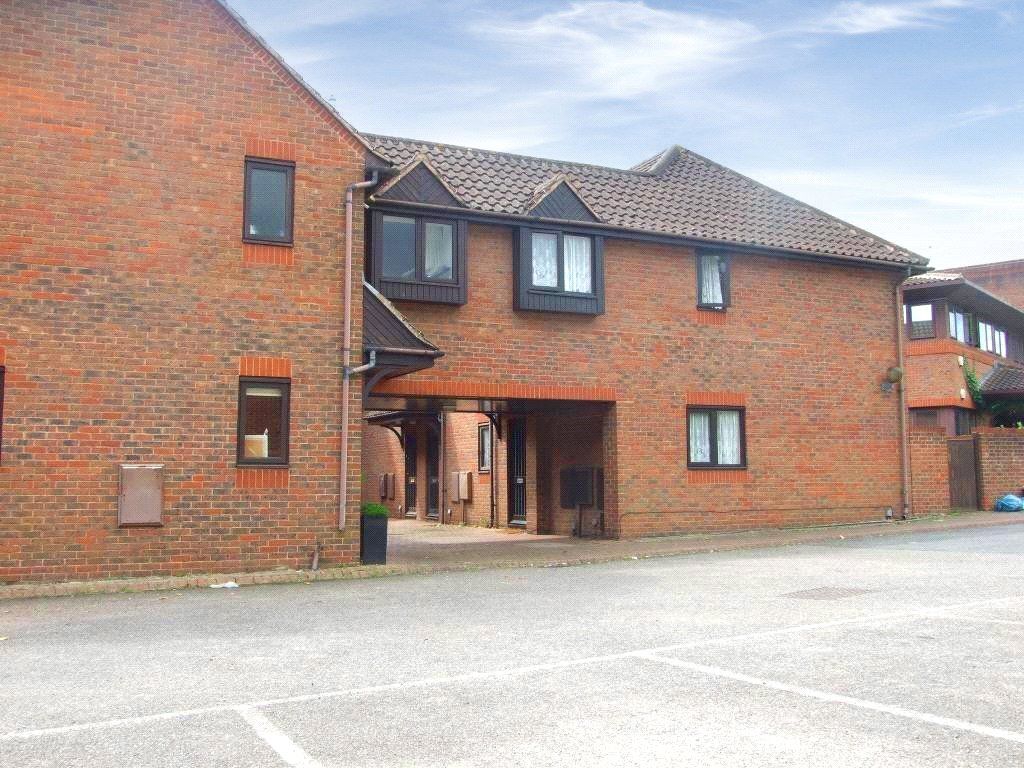 1 bed terraced house for sale in Kendrick Close, Wokingham, Berkshire