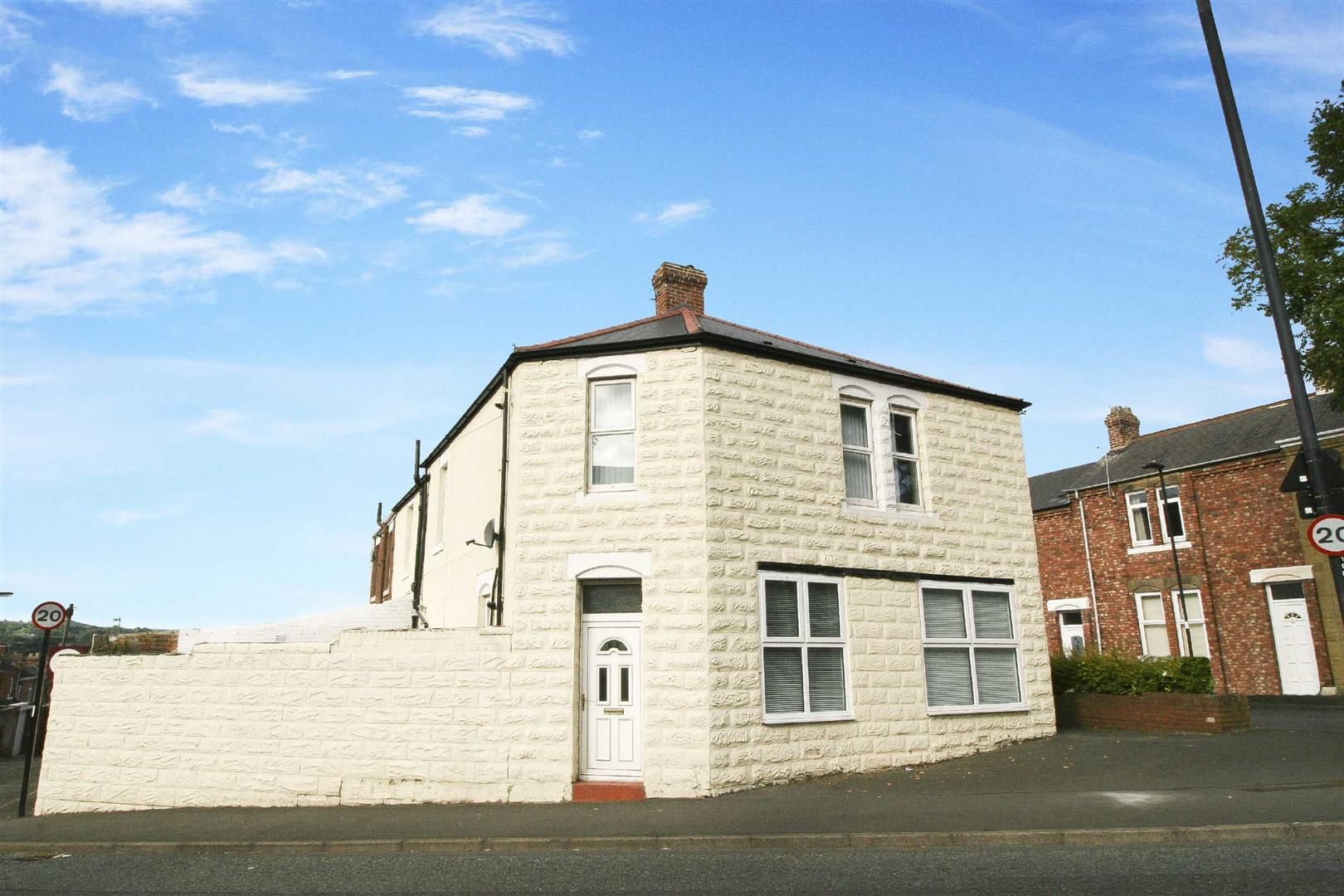 4 bed semidetached house for sale in Newburn Road, Newburn, Newcastle