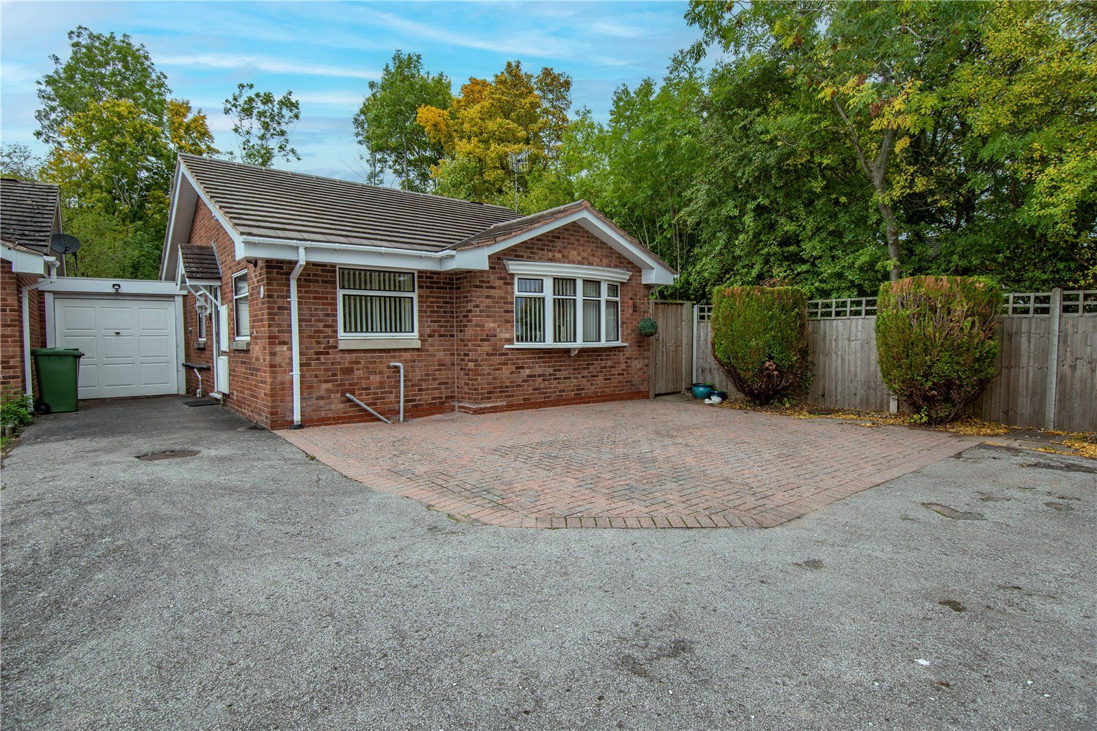 2 bed bungalow for sale in Kingscote Close Church Hill North, Redditch
