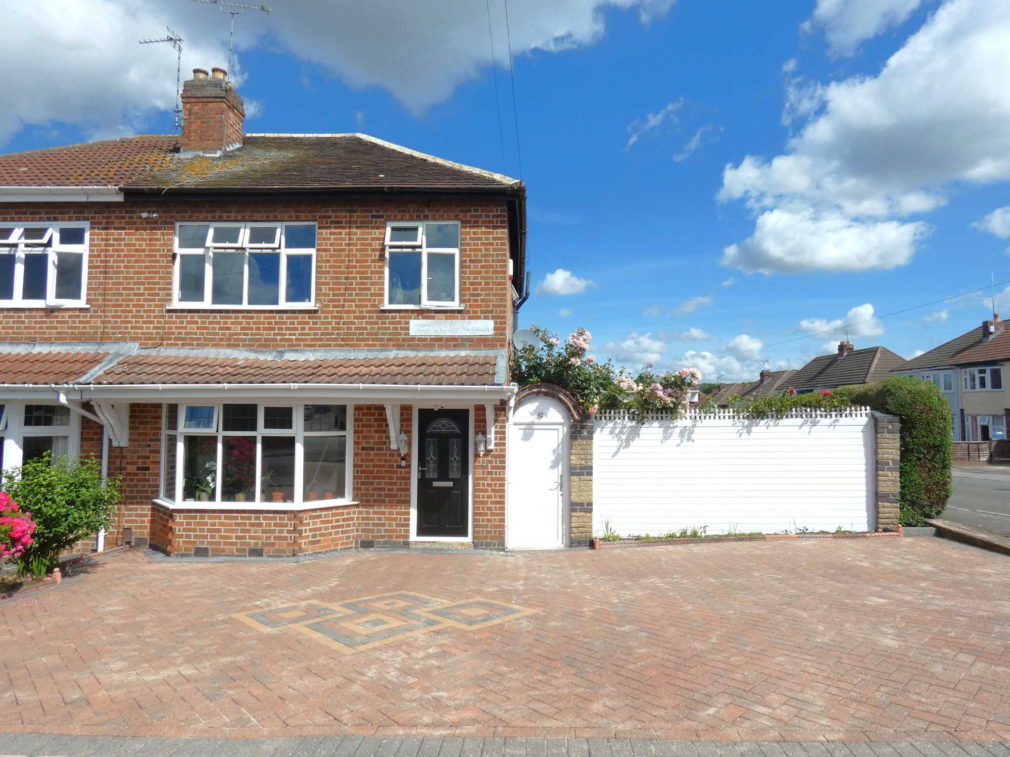 3 bed semidetached house for sale in Cardinals Walk, Humberstone