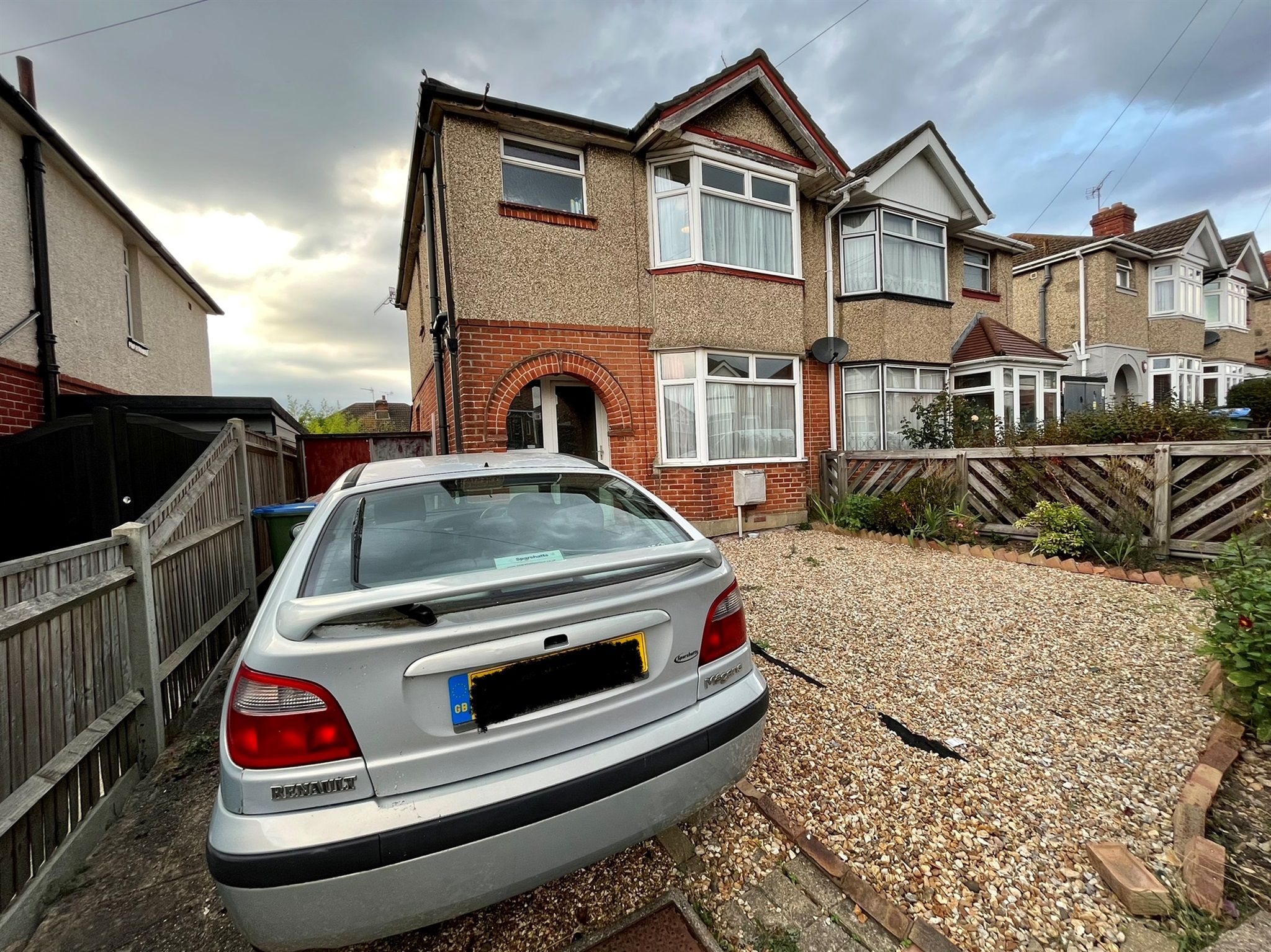 3 bed semidetached house for sale in Prince Of Wales Avenue