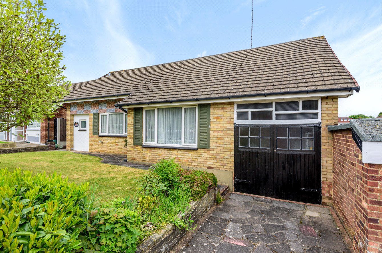 3 bed bungalow for sale in Thorpe Close, Orpington BR6 Zoopla