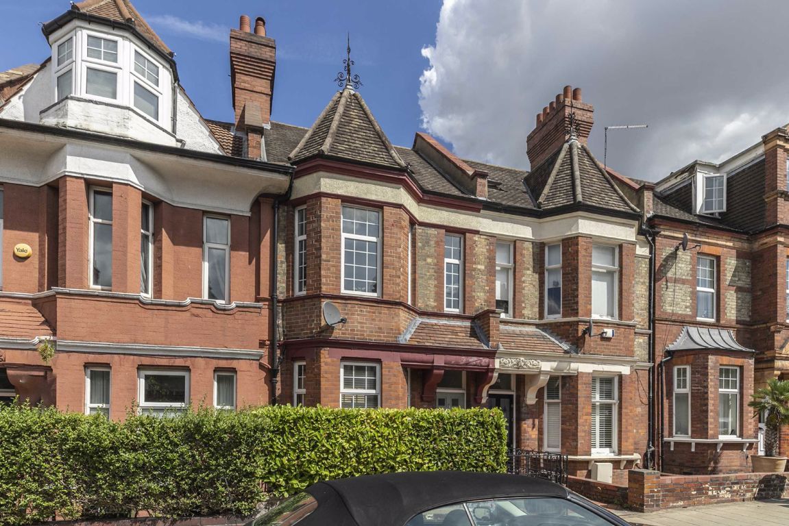 2 bed flat to rent in Avenue, London SW2 Zoopla