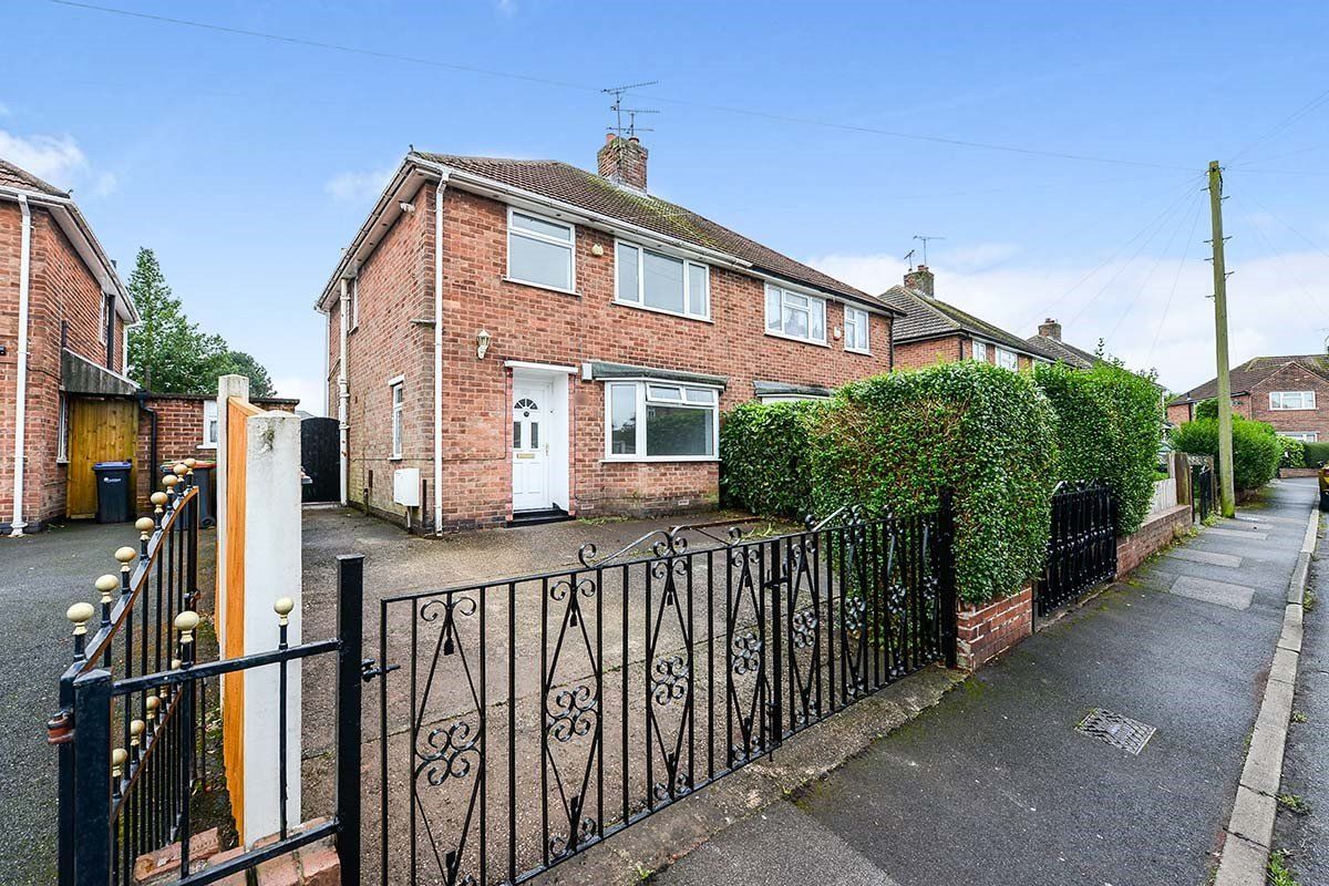 3 bed semidetached house to rent in Morven Road, KirkbyInAshfield