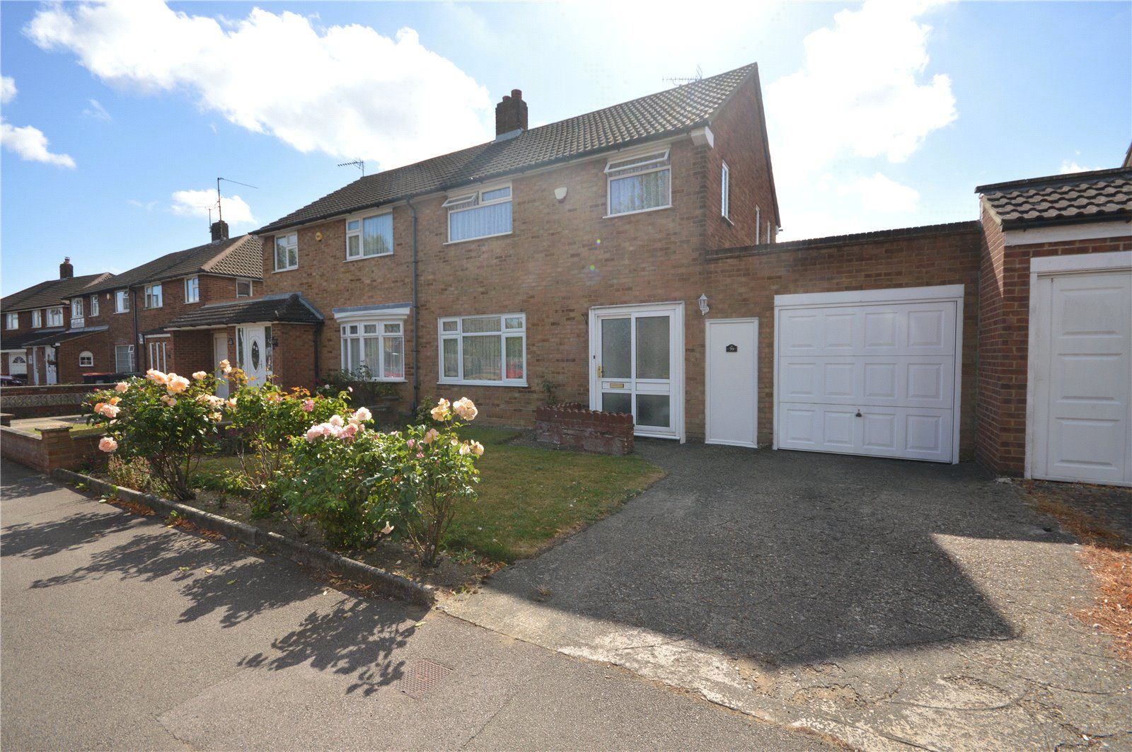 3 bed semidetached house for sale in Katherine Drive, Dunstable
