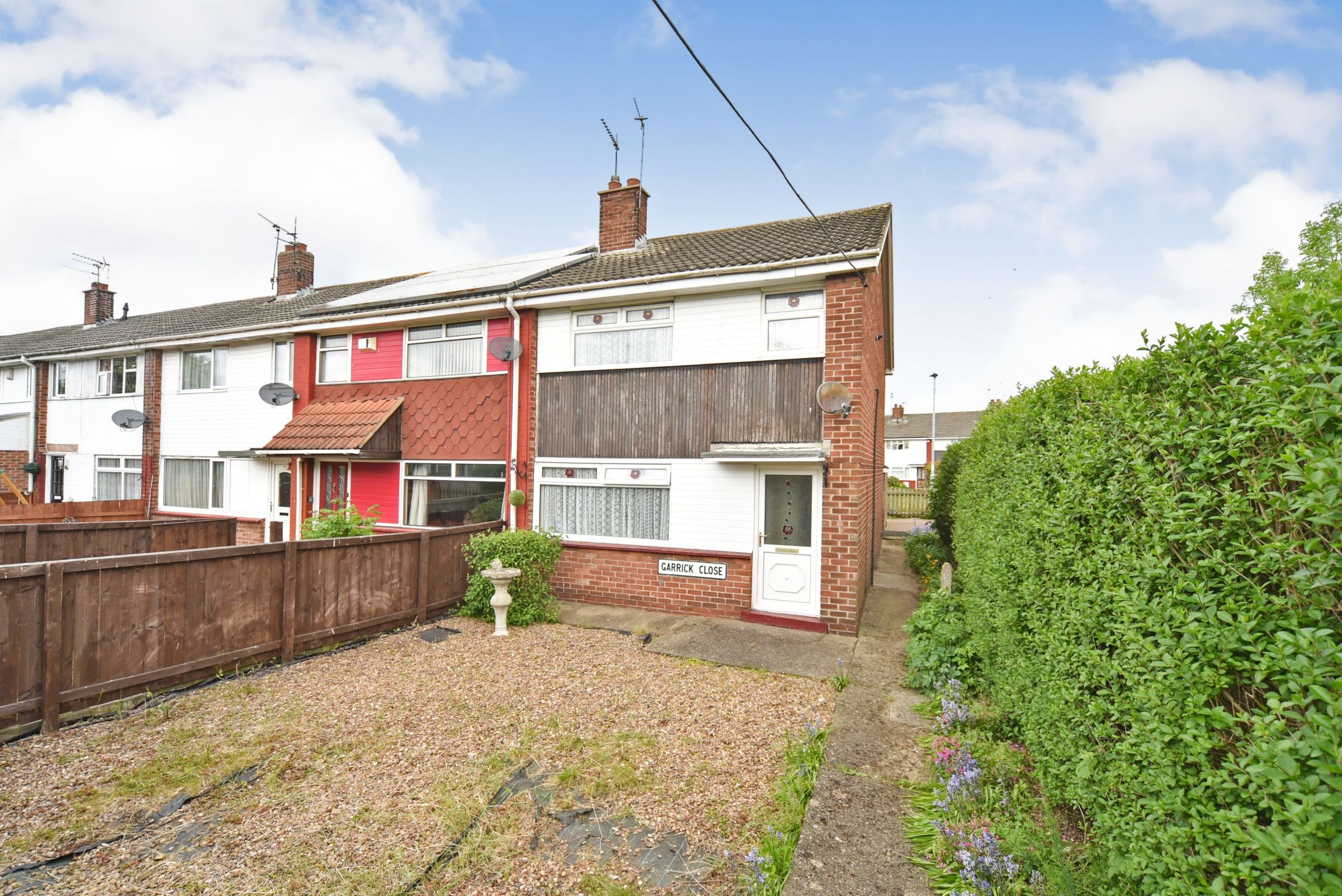 3 bed end terrace house for sale in Garrick Close, Hull, East Yorkshire