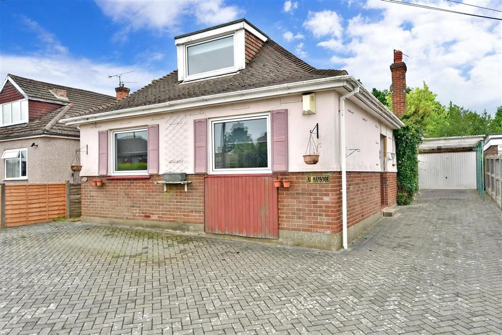 4 bed bungalow for sale in Fairview Avenue, Wigmore, Gillingham, Kent