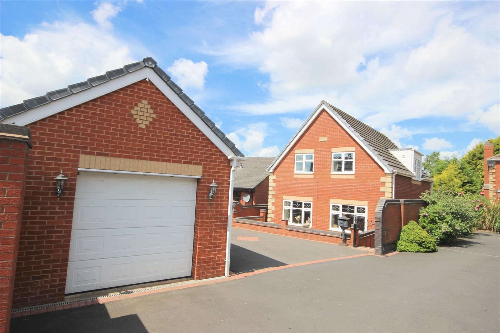 4 bed detached house for sale in Walton Heights, Walton Close, Rowley