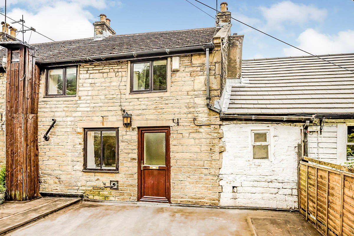 2 bed terraced house to rent in Upperthong Lane, Holmfirth, West