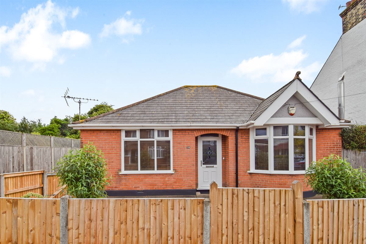 3 bed detached bungalow for sale in Railway Avenue, Whitstable CT5 Zoopla