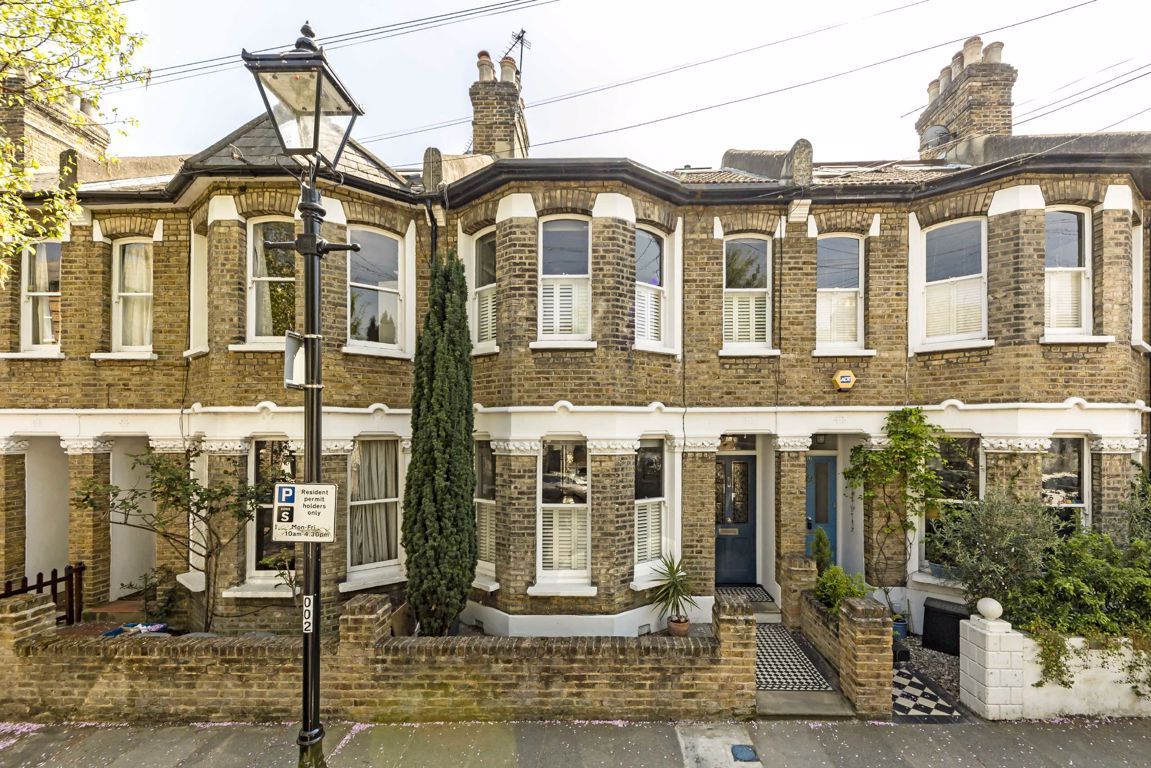 3 bed property for sale in Kings Road, St Margarets, Twickenham TW1