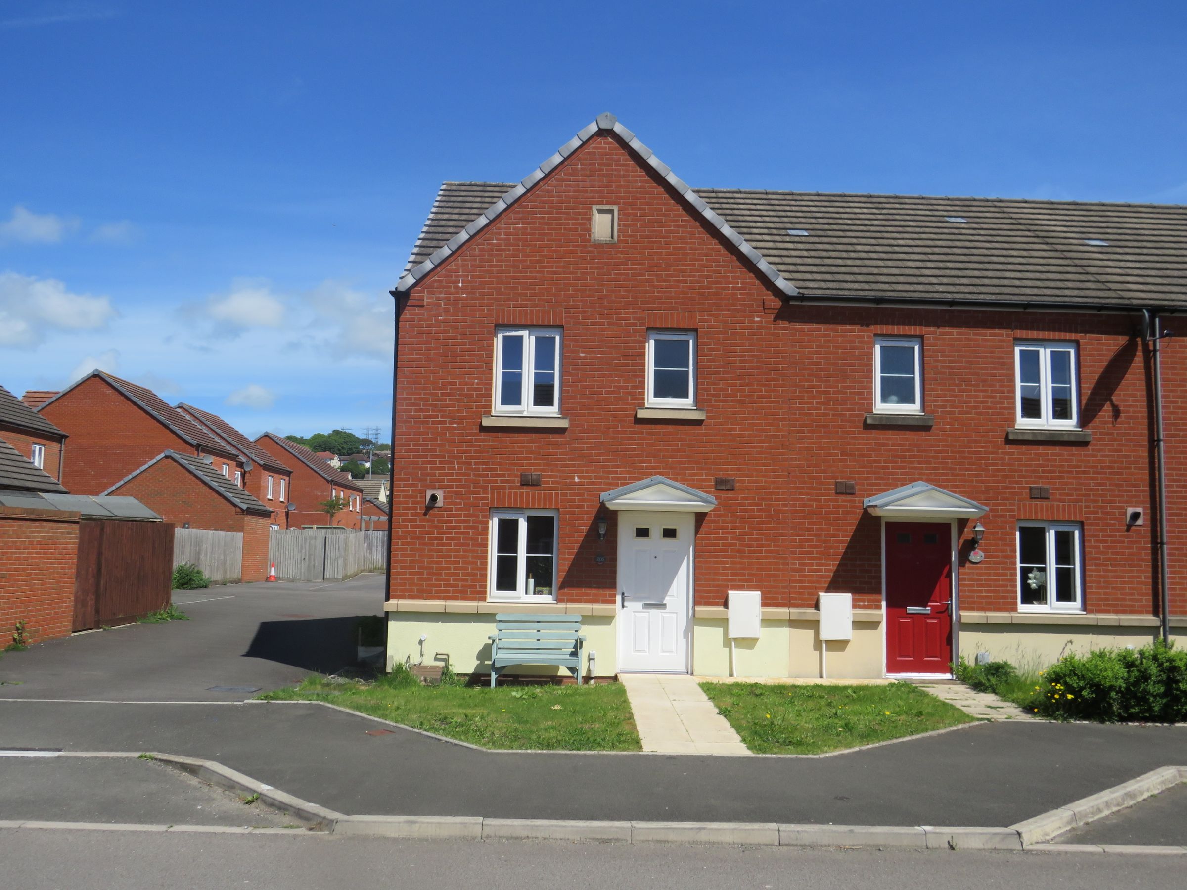 3 bed semidetached house for sale in Stryd Llanelli
