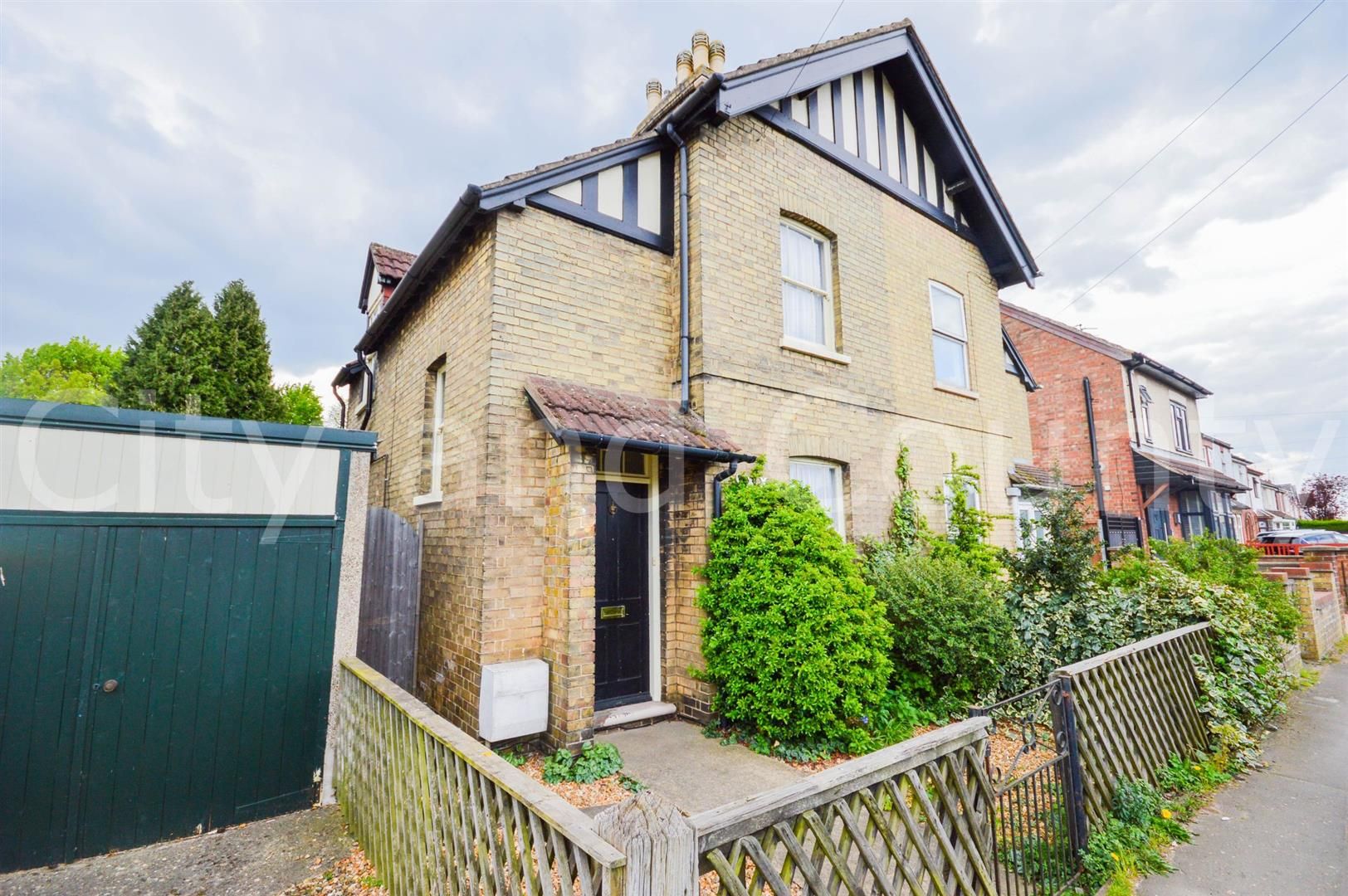 3 bed semidetached house for sale in Mayors Walk, Peterborough PE3