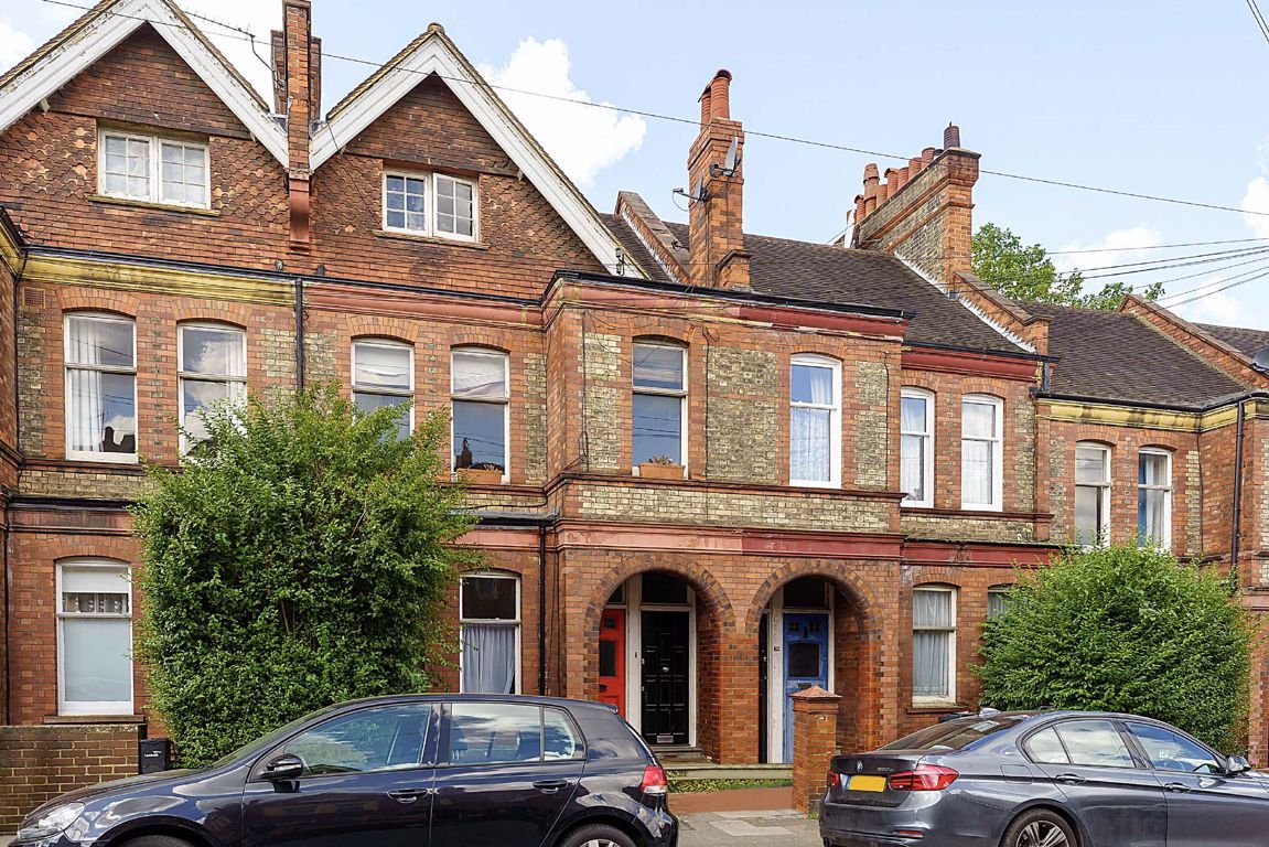 3 bed flat to rent in Hailsham Avenue, London SW2 Zoopla