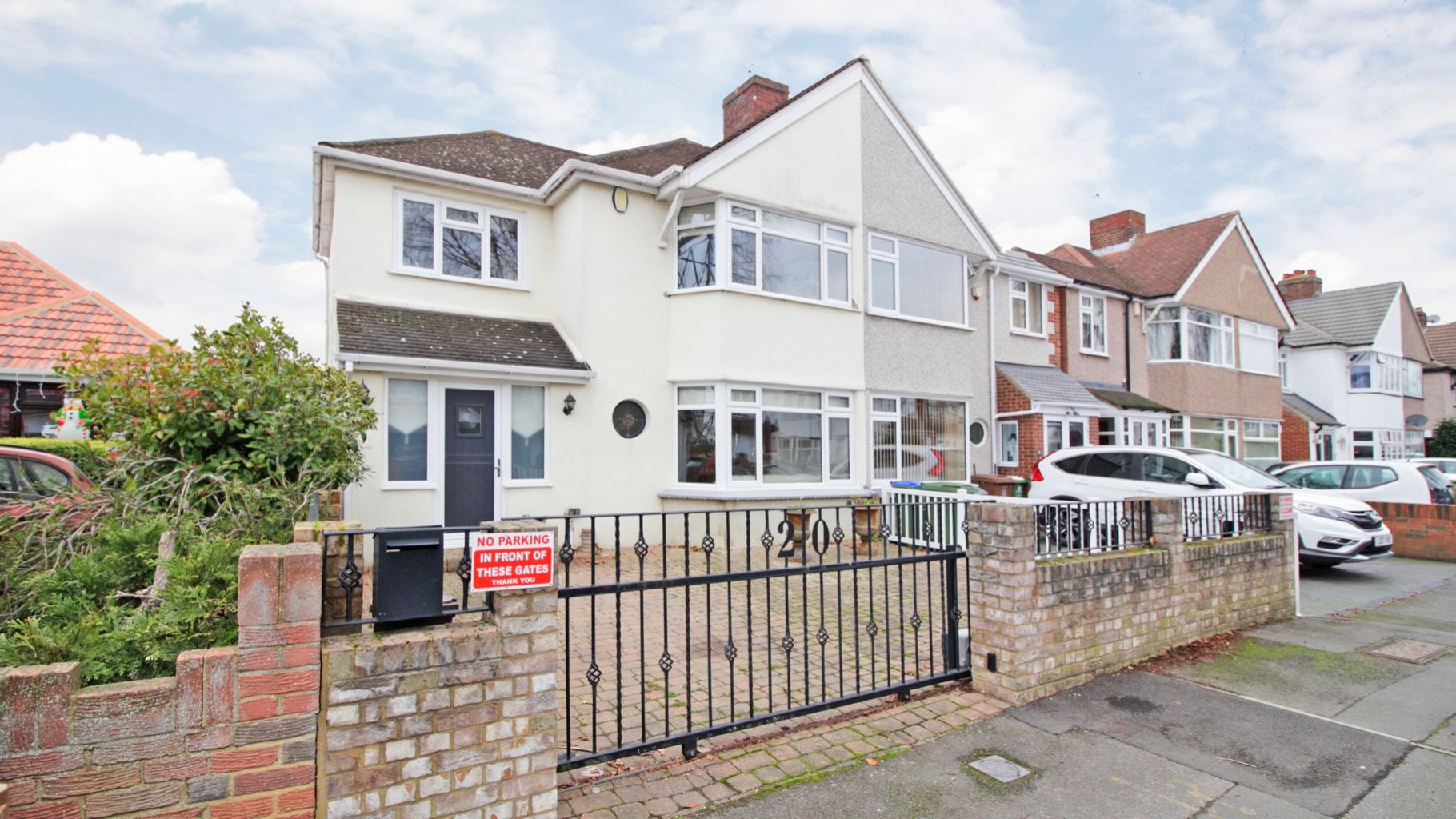 4 bed semidetached house for sale in Cumberland Avenue, Welling DA16