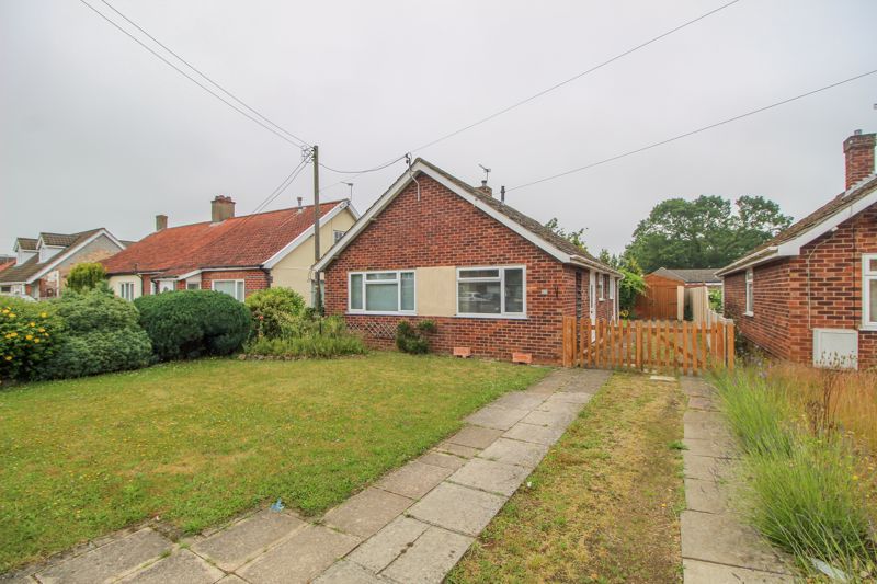 3 bed detached bungalow for sale in Grove Avenue, Costessey, Norwich