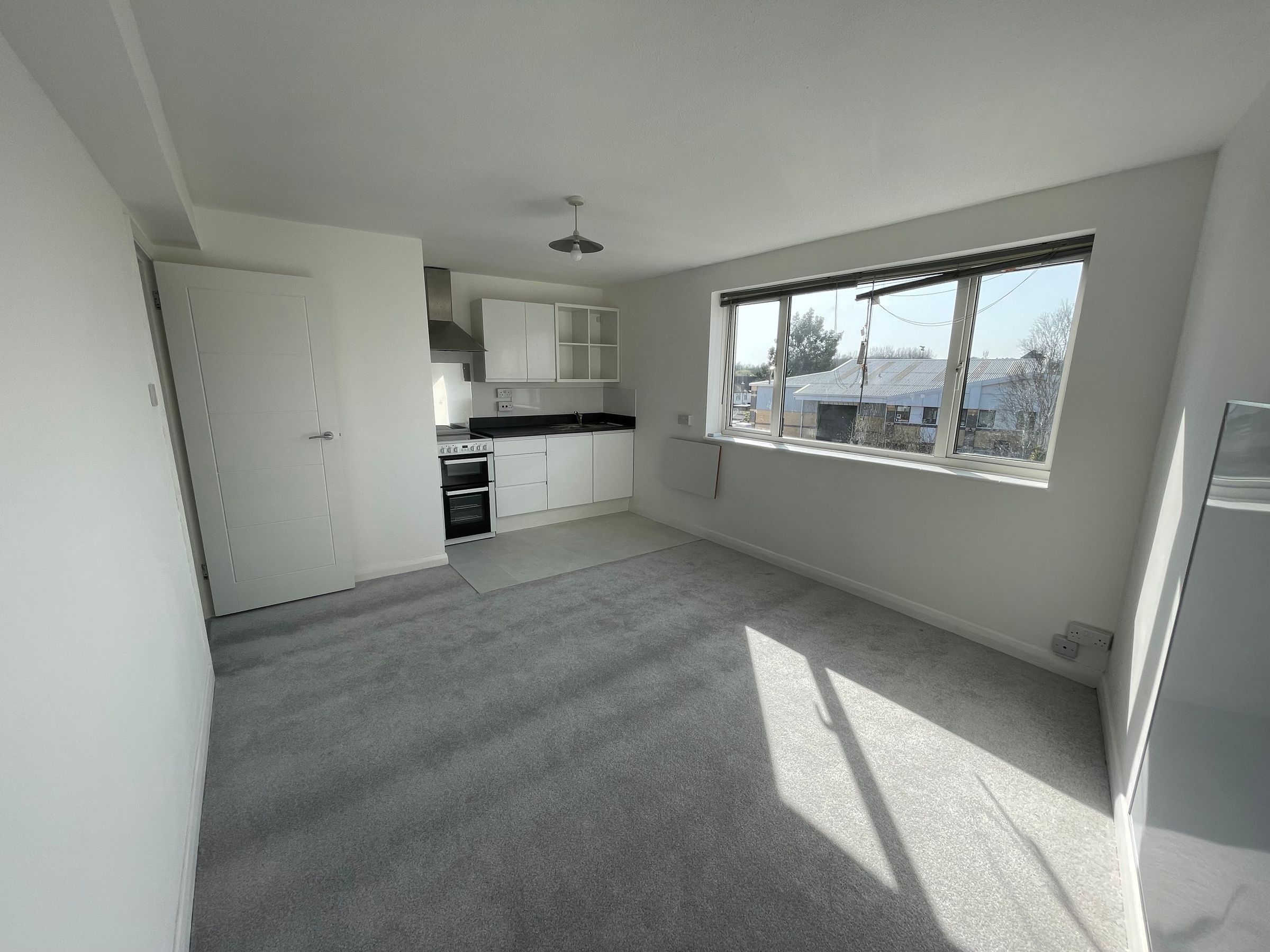 2 bed flat to rent in Frimley Road, Camberley, Surrey GU15 Zoopla