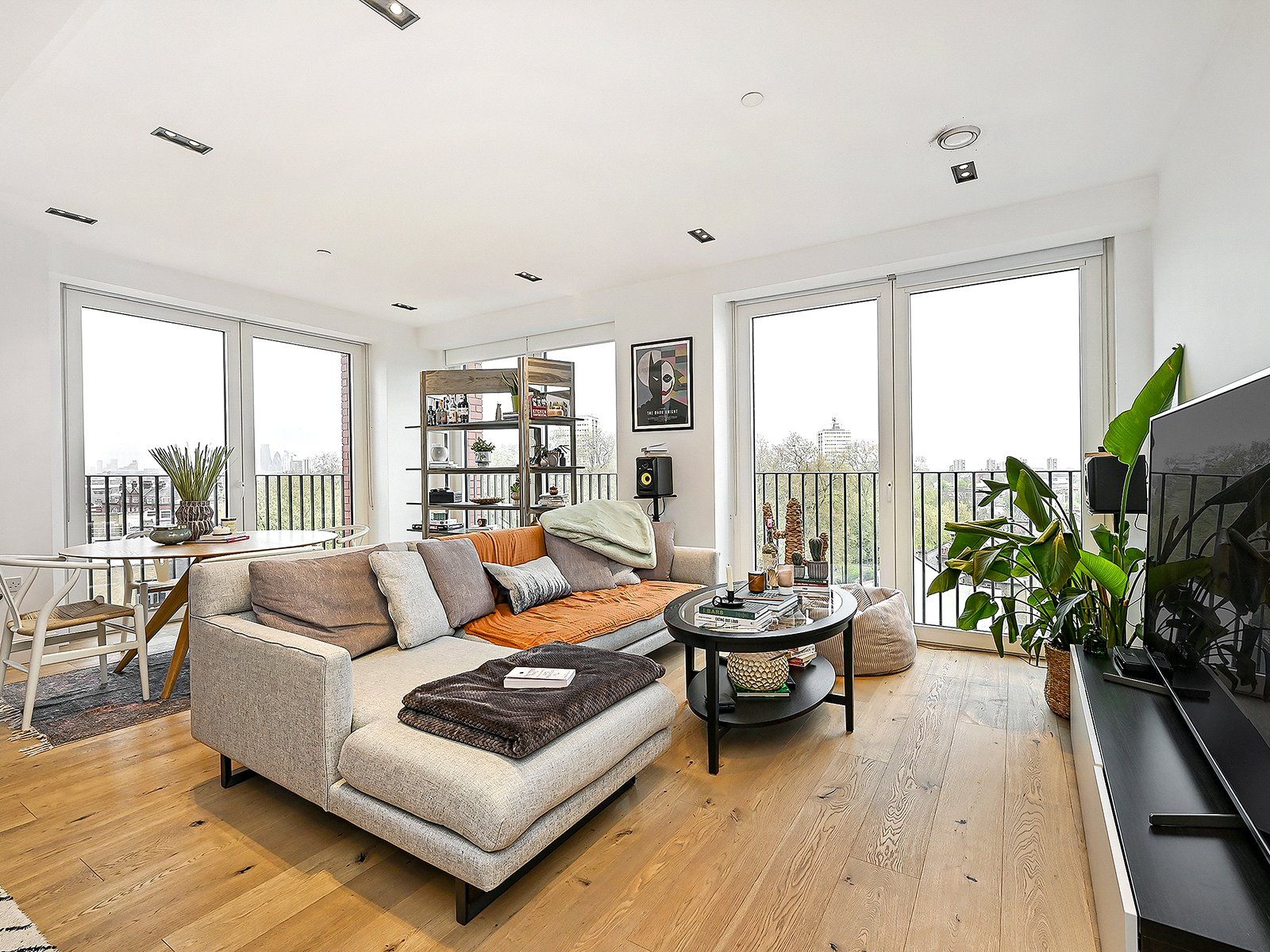 Exchange Gardens, Keybridge Apartments SW8  