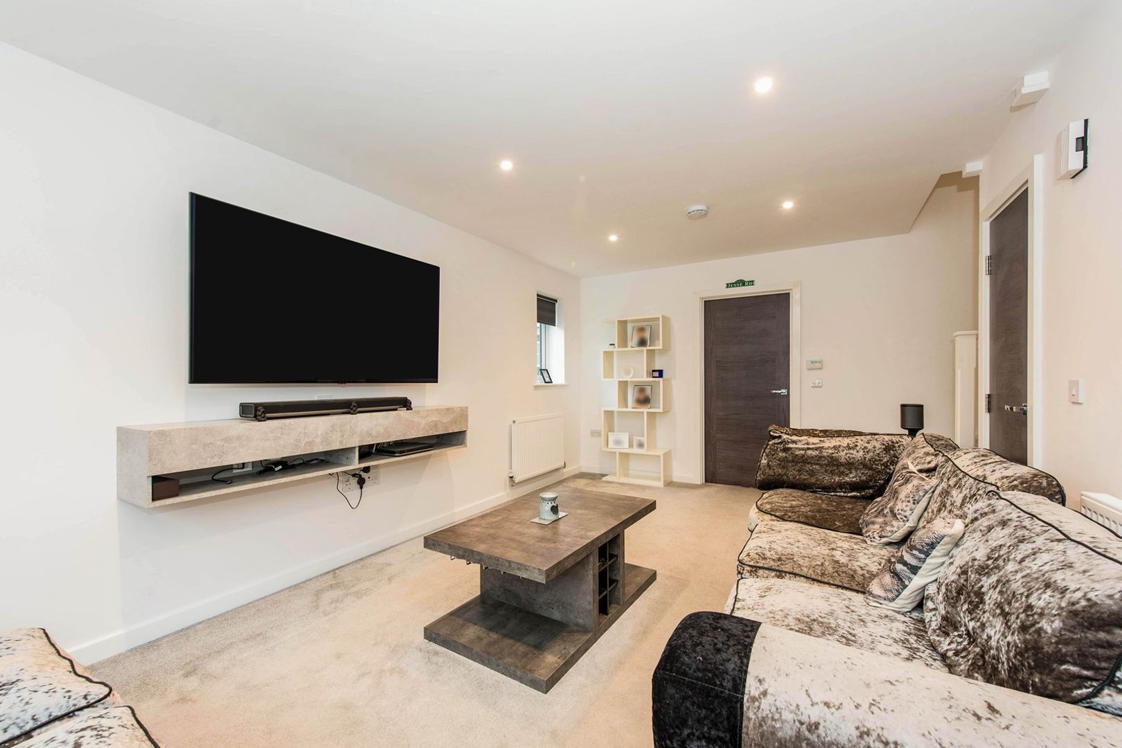 Bolen Mews, Chertsey KT16  