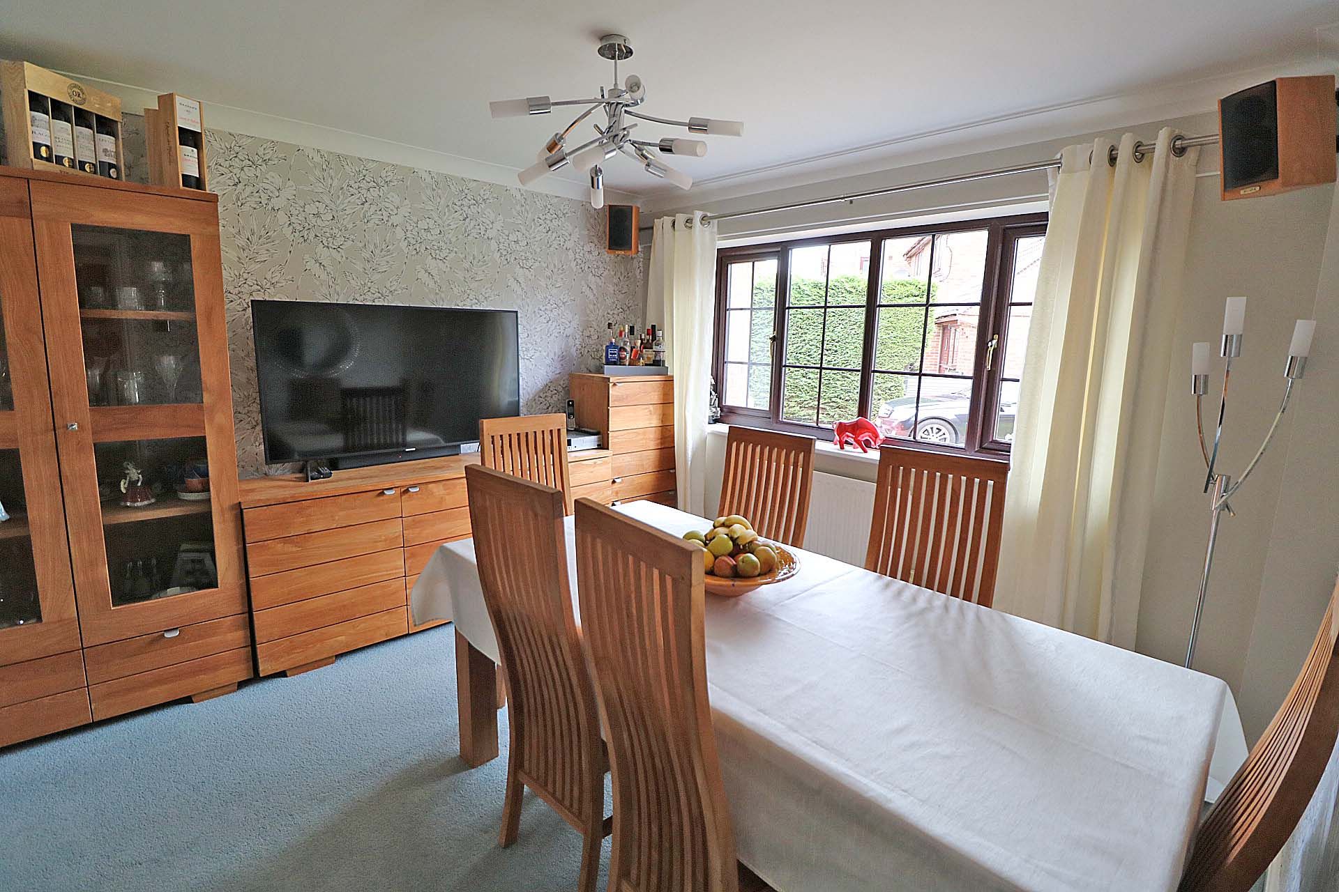 4 bed detached house for sale in Westmoreland Close, Westwoodside