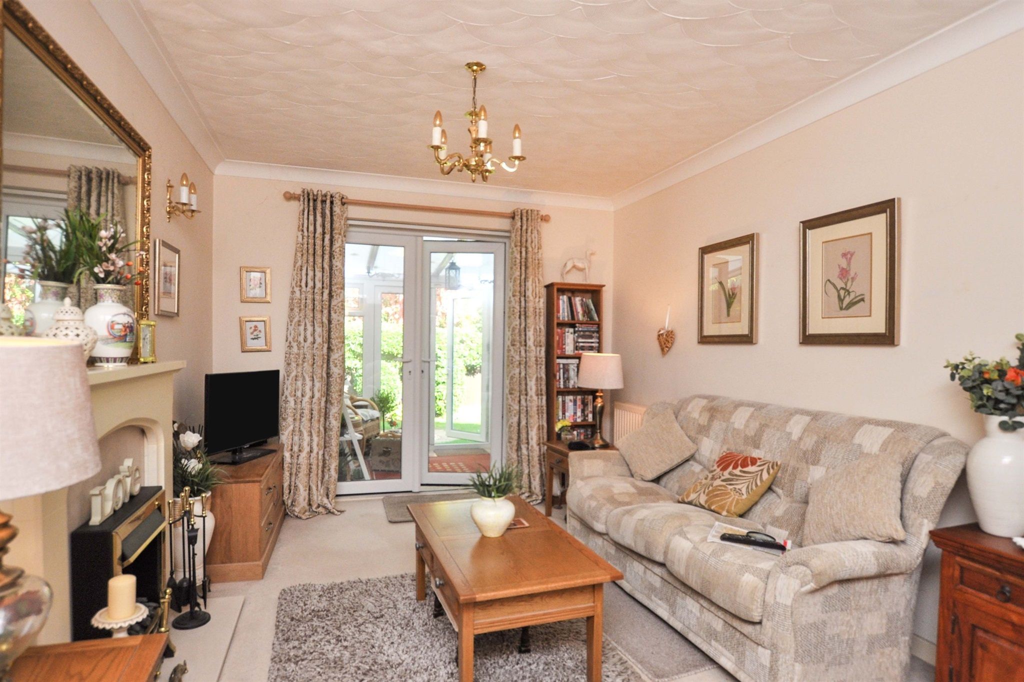 2 bed detached bungalow for sale in Chestnut Close, Rushden NN10 Zoopla