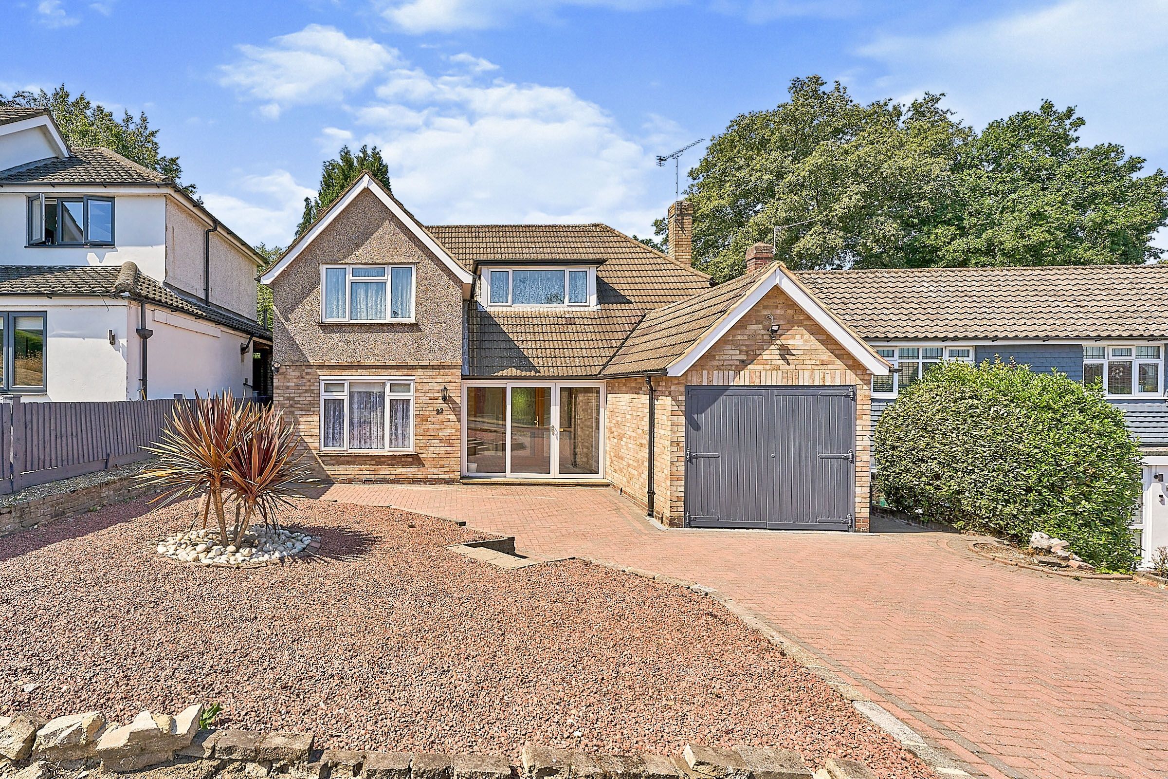 3 bed detached house for sale in Sandalwood Avenue, Chertsey, Surrey KT16 Zoopla
