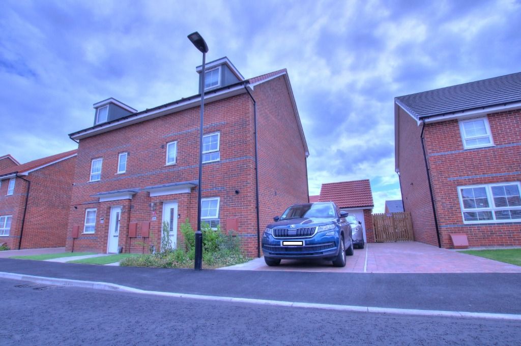 4 bed town house for sale in Magnolia Drive, Newcastle Upon Tyne NE5
