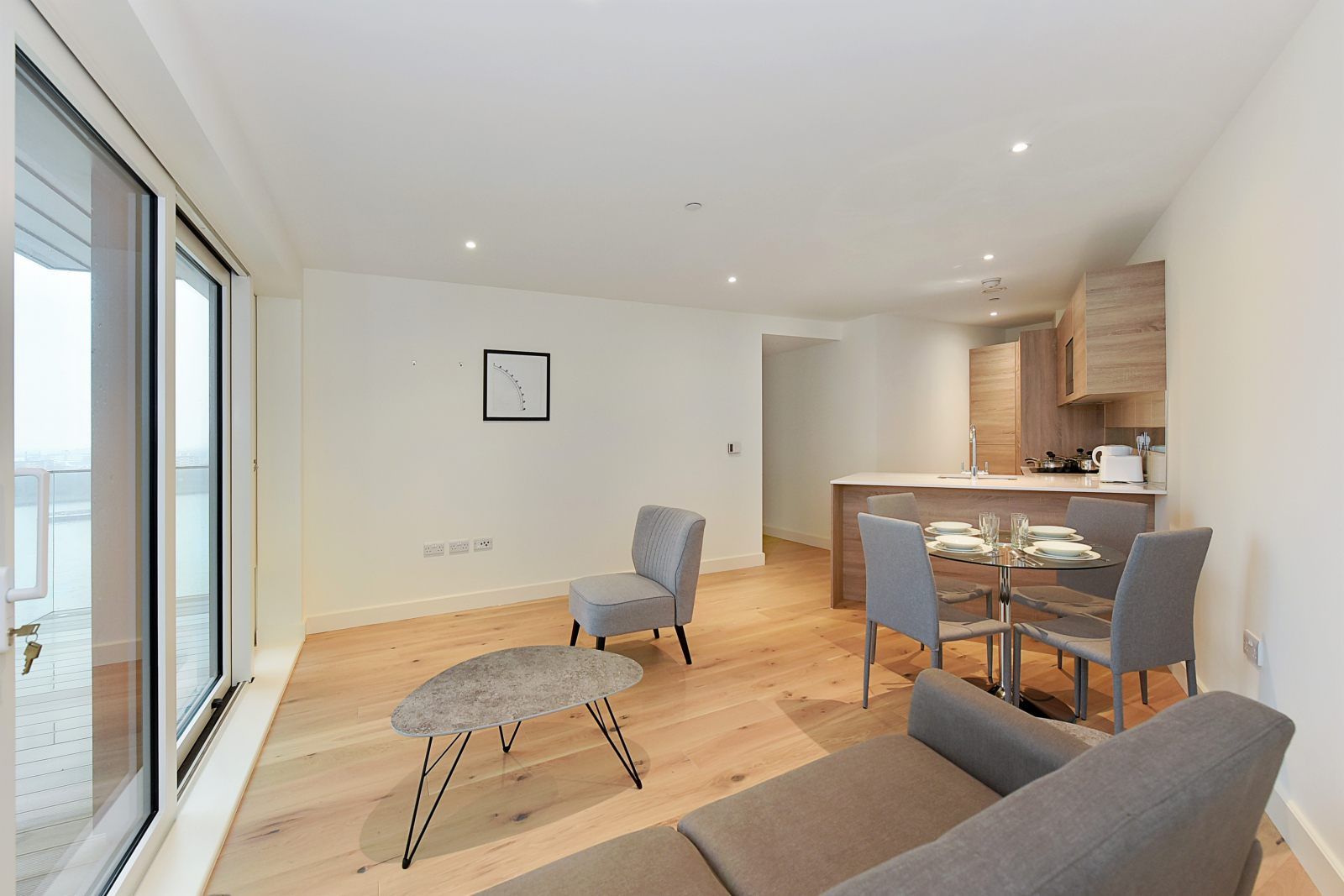 2 bed flat for sale in Deveraux House, Duke Of Wellington Avenue