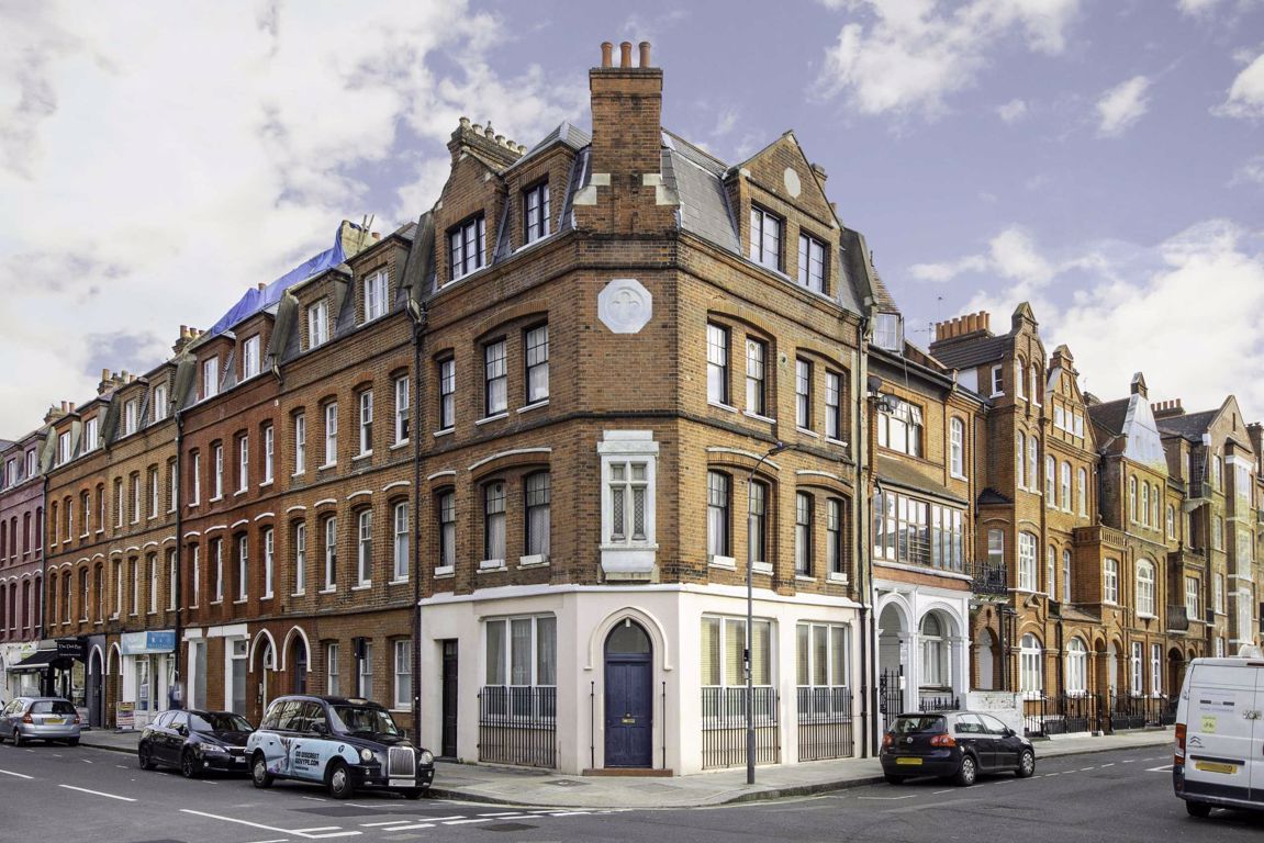 2 bed flat to rent in Charleville Road, London W14 Zoopla