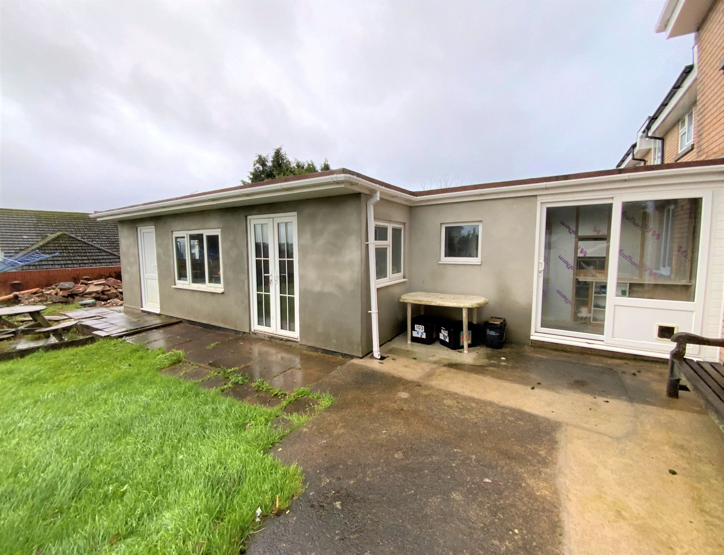 3 bed end terrace house for sale in Queen Elizabeth Drive, Paignton TQ3