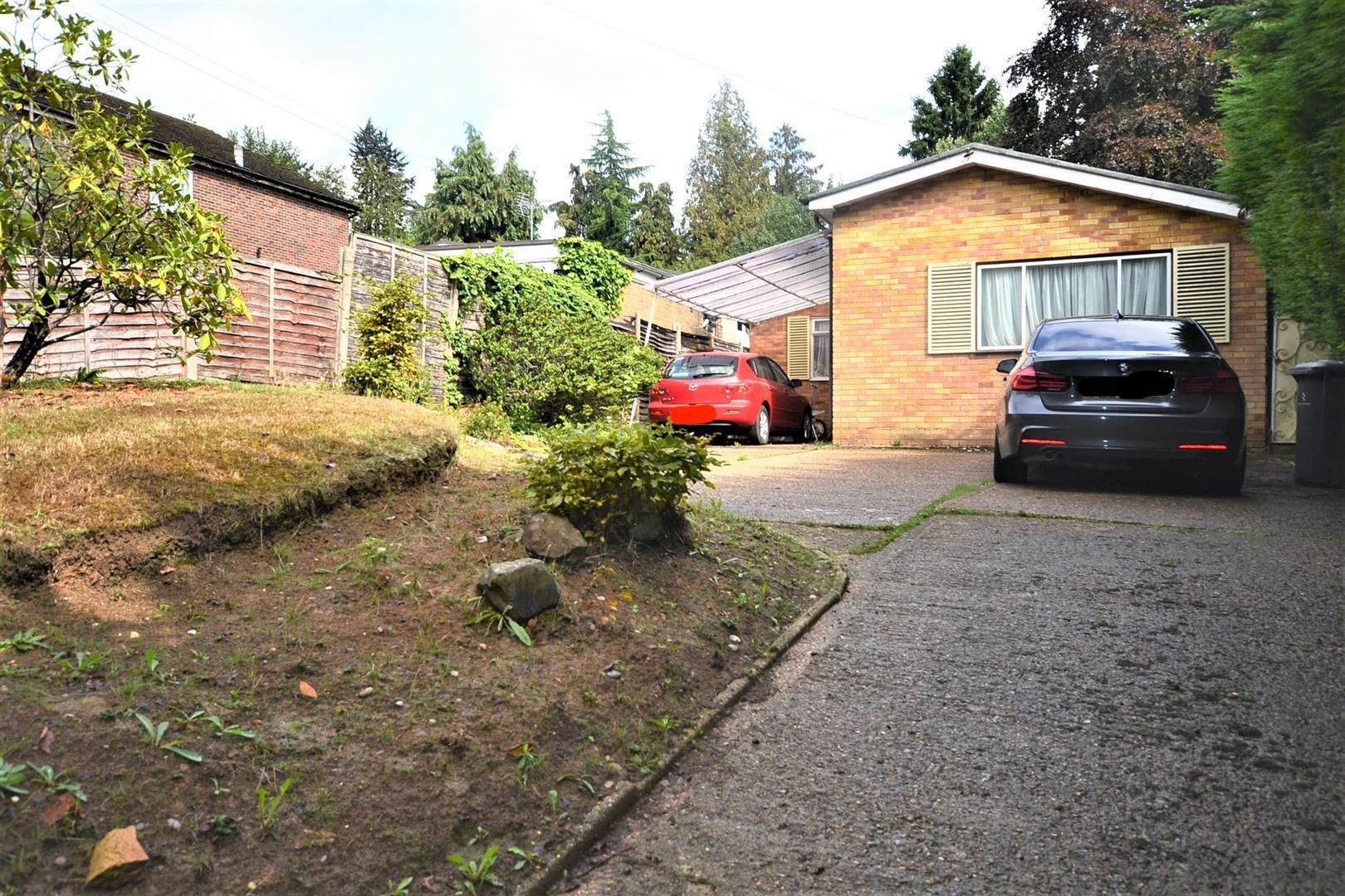2 bed detached bungalow for sale in Hendon Wood Lane, Arkley,