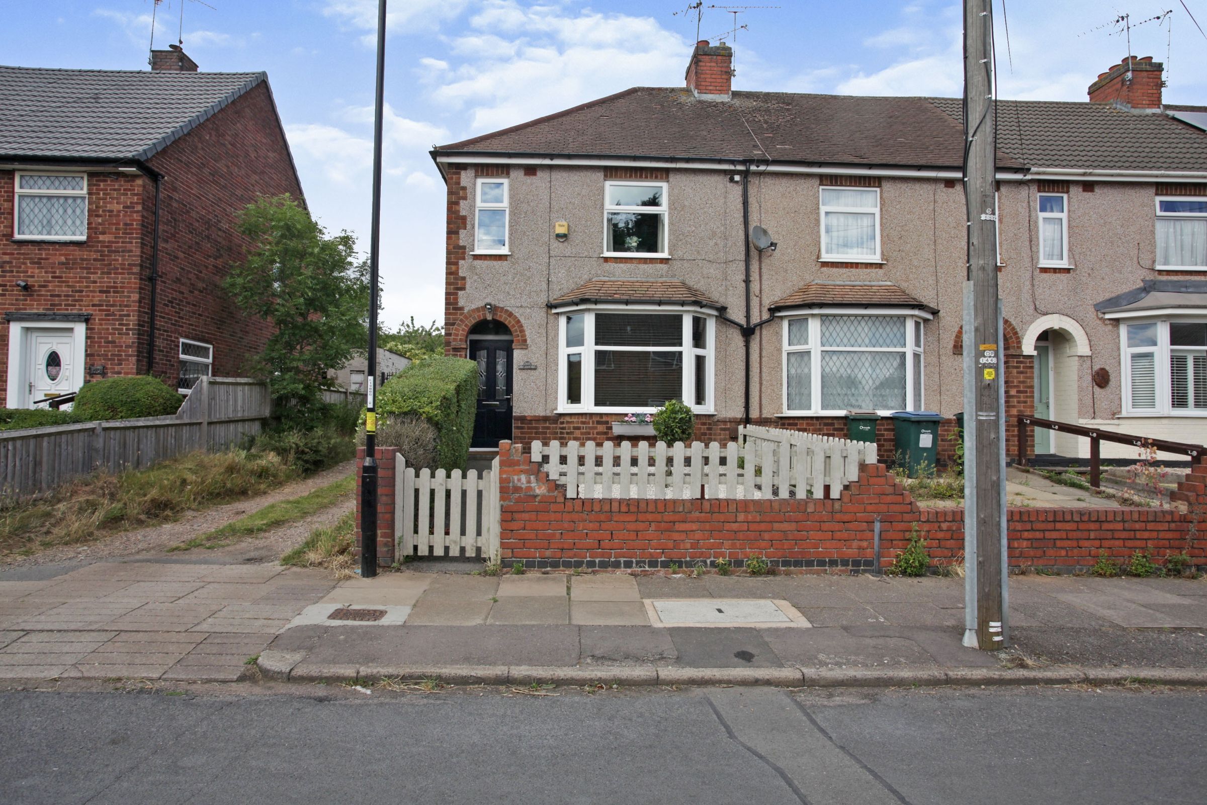 3 bed end terrace house for sale in Rollason Road, Radford, Coventry
