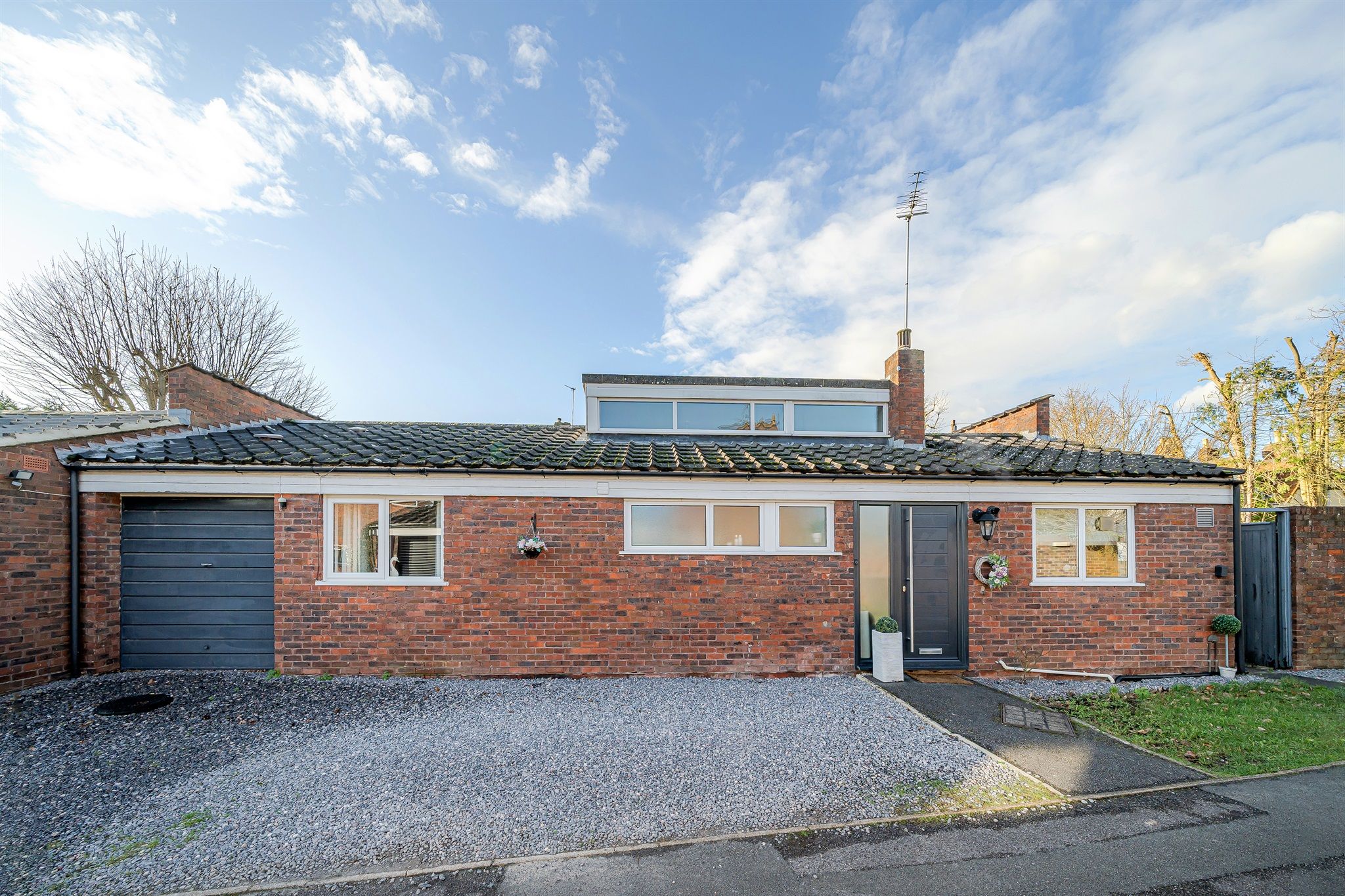 4 bed bungalow for sale in Turpins Green, Maidenhead SL6 Zoopla