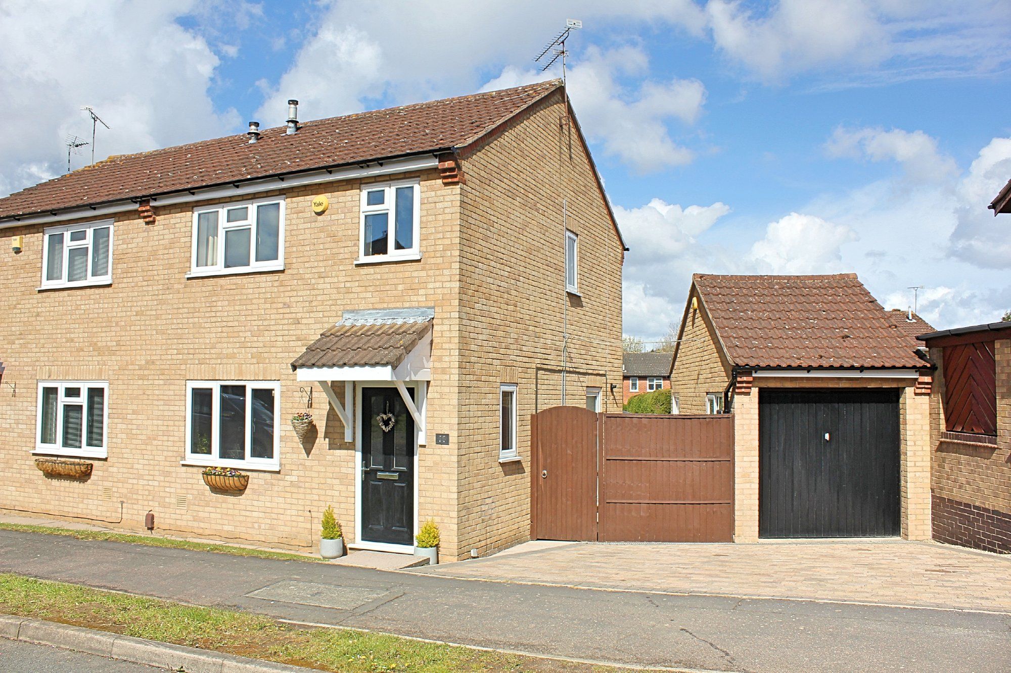 3 bed semidetached house for sale in Foston Gate, Wigston LE18 Zoopla