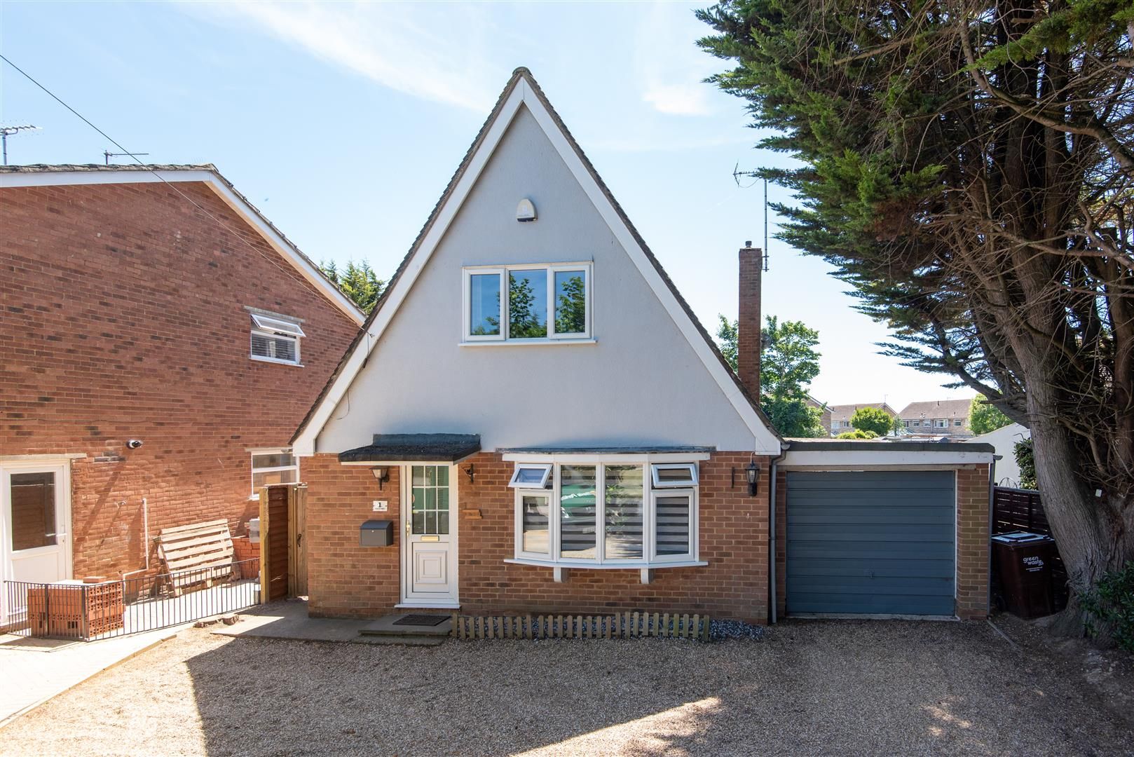 3 bed property for sale in Old Worthing Road, East Preston