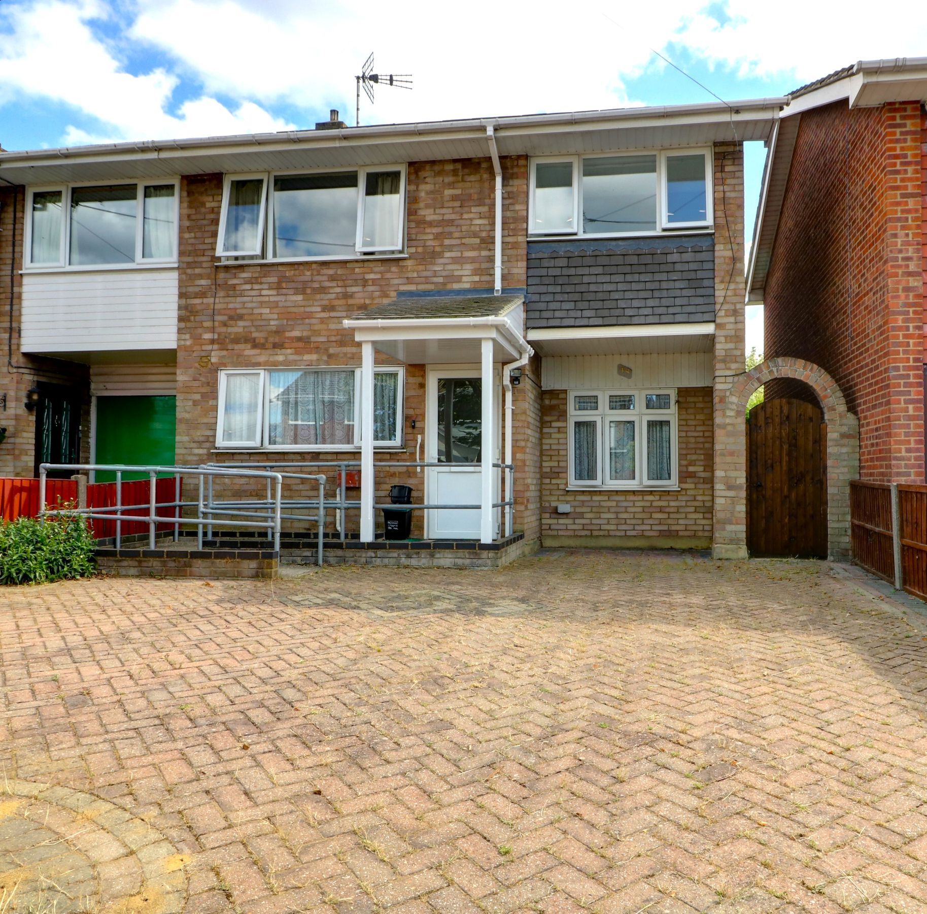 3 bed end terrace house for sale in Linden Road, Benfleet SS7 Zoopla