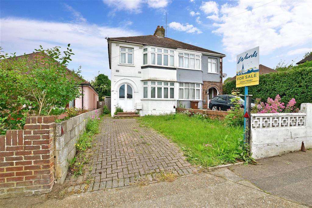 3 bed semidetached house for sale in Elaine Avenue, Strood, Rochester