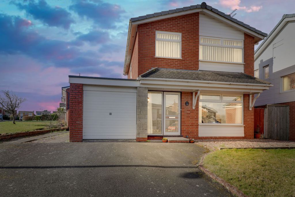 3 bed detached house for sale in Harbury Avenue, Southport PR8 Zoopla