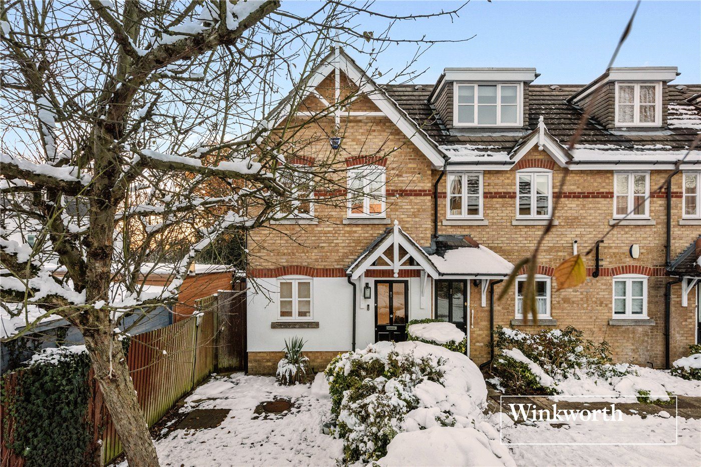2 bed end terrace house for sale in Whittington Mews, North Finchley