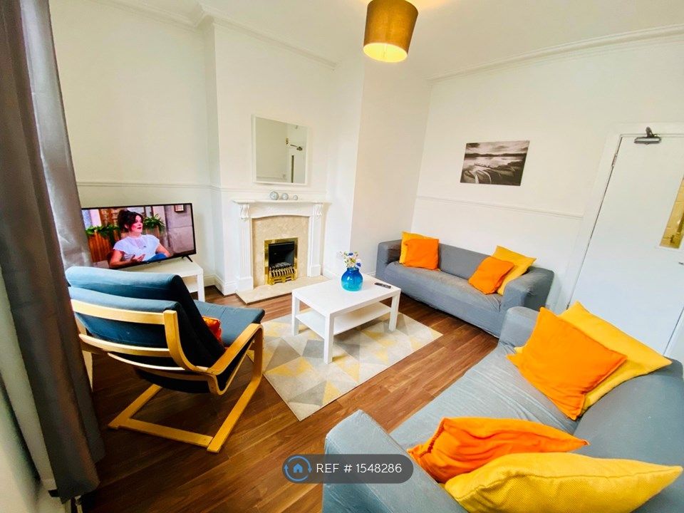 5 bed terraced house to rent in Clough Road, Sheffield S1 Zoopla