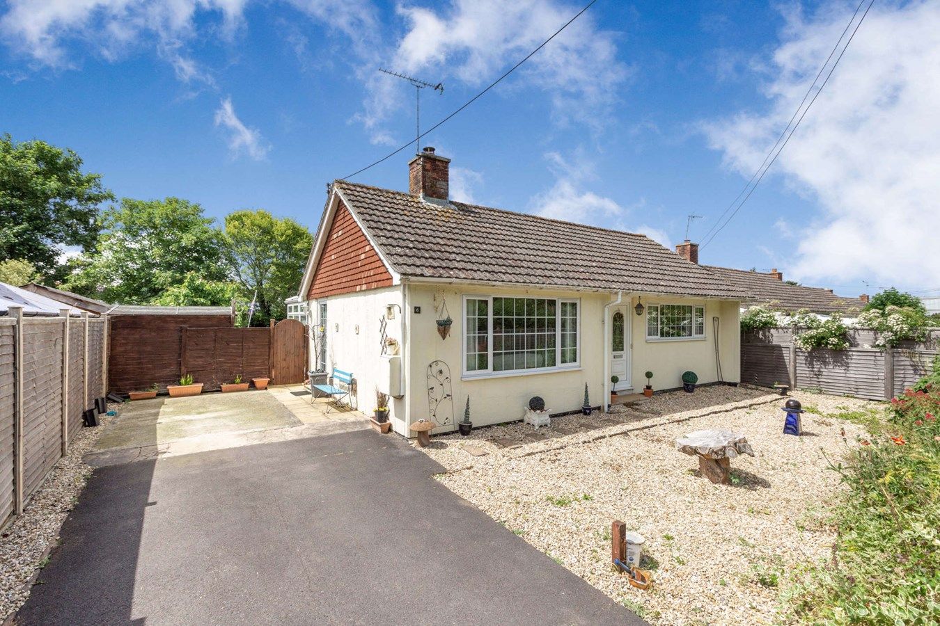 2 bed detached bungalow for sale in Gravelands Lane, Henlade, Taunton