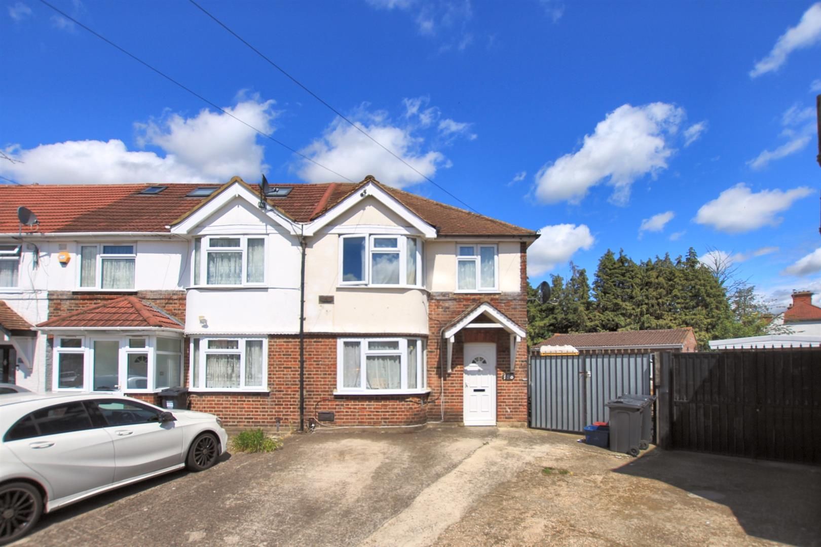 4 bed end terrace house for sale in Ash Grove, Heston TW5 Zoopla