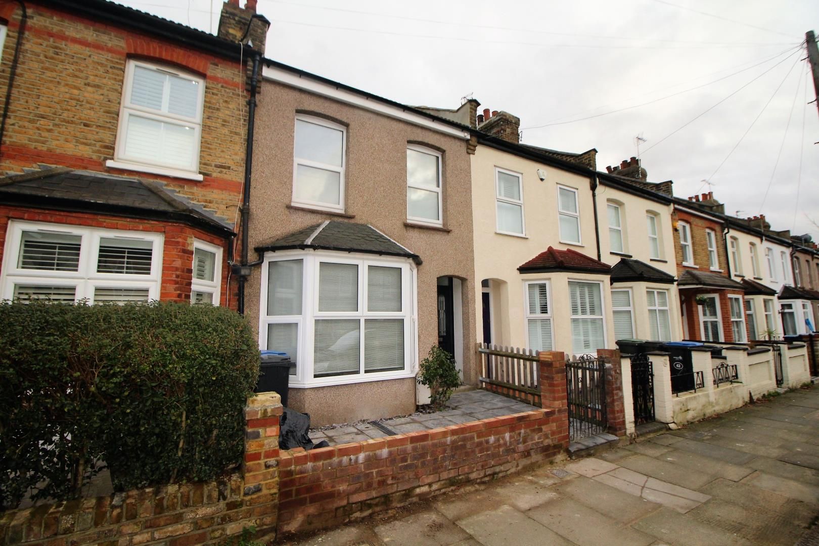 4 bed property to rent in Millais Road, Enfield EN1 Zoopla