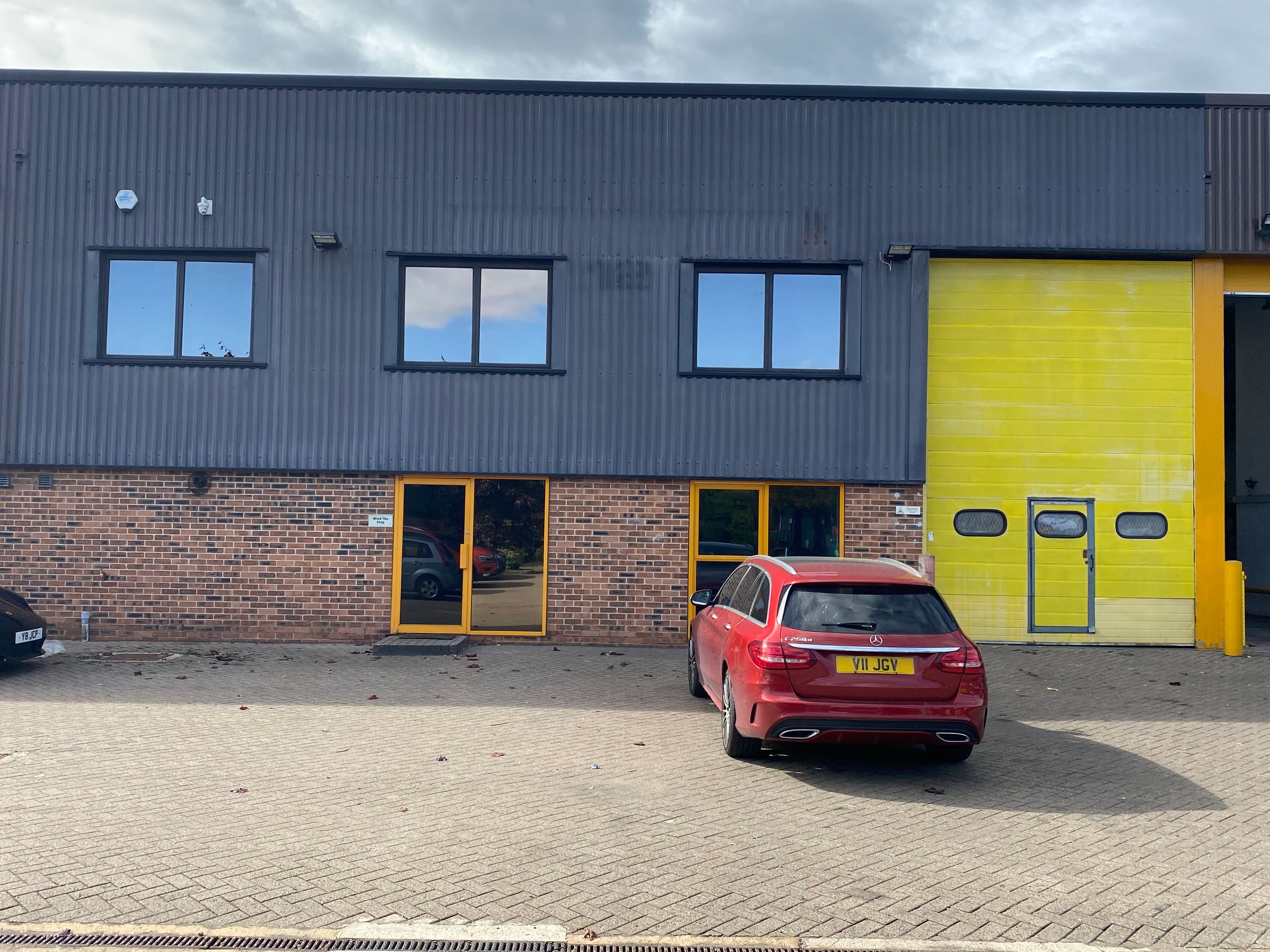 Warehouse to let in Pipers Industrial Estate, Thatcham RG19 Zoopla