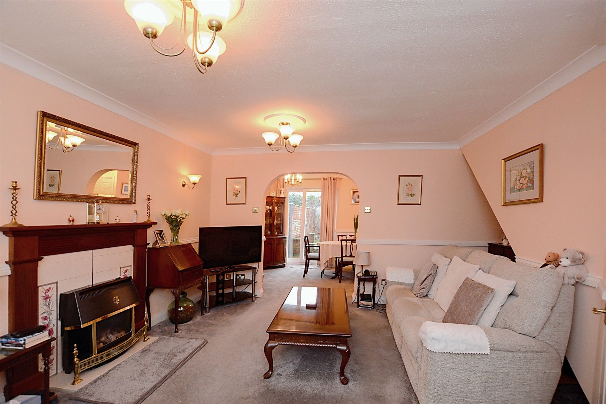 3 bed semidetached house for sale in Torrington Crescent
