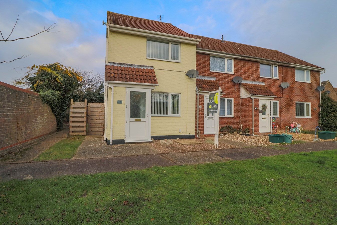 2 bed end terrace house for sale in Hereward Close, Wivenhoe ...