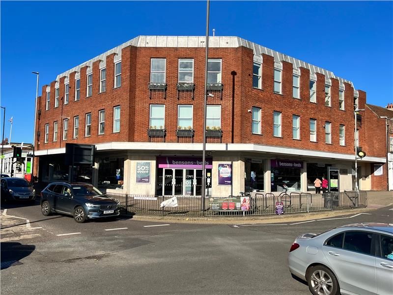 Retail premises to let in 8995 St Peters Street, 89 St. Peters Street