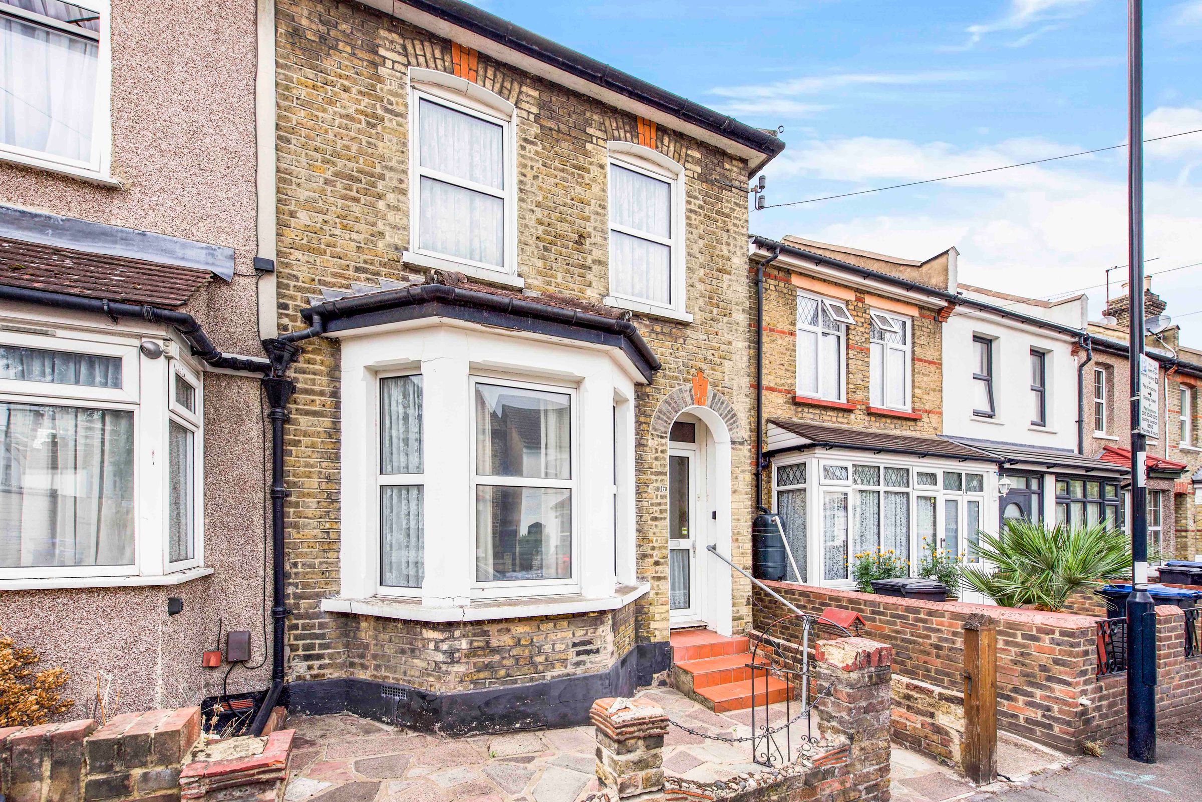 2 bed semidetached house for sale in Ainsworth Road, Croydon, Surrey