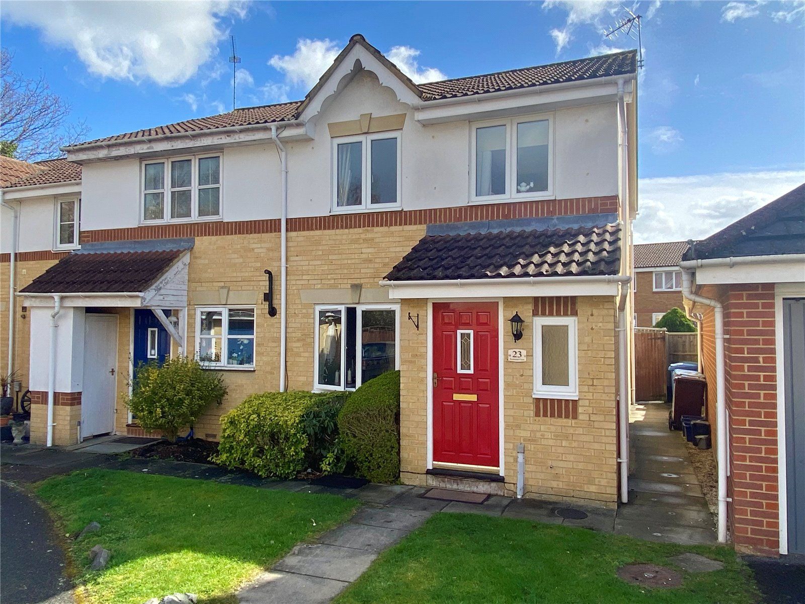 3 Bed End Terrace House For Sale In Richmond Close Farnborough